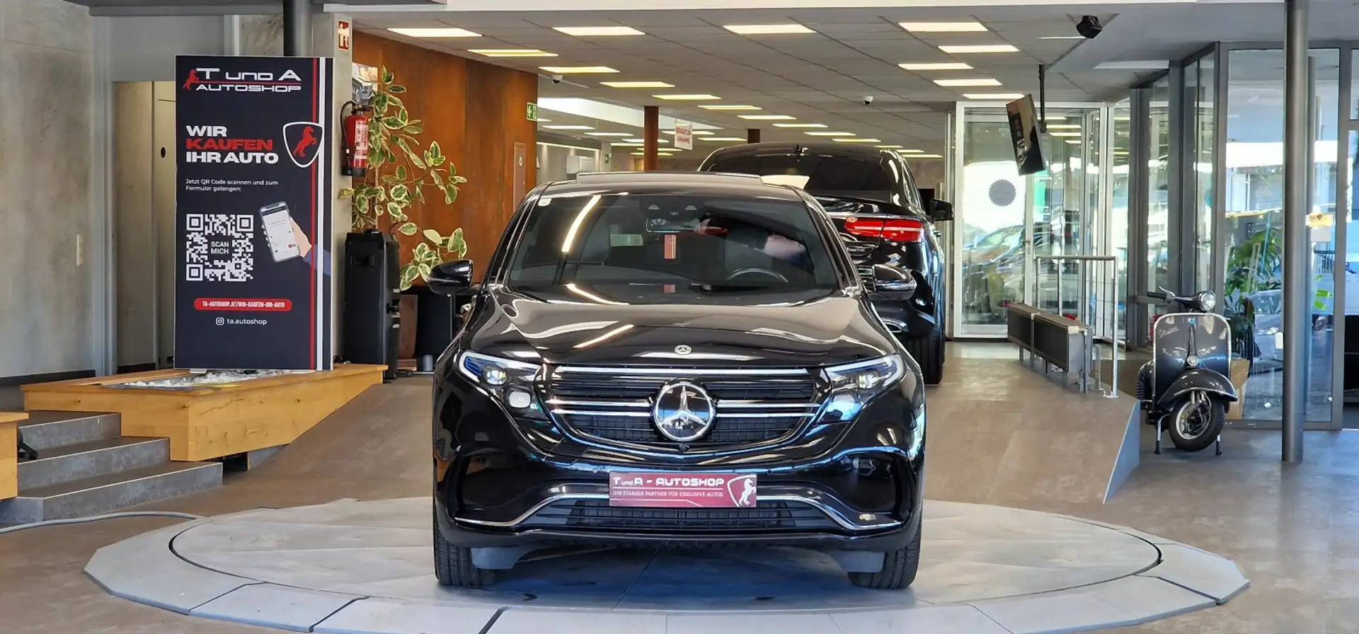 Mercedes-Benz EQC 400 4Matic AMG-Line 1-Hand Aut. *360°*Scheibedach*20Zo Schwarz - 2
