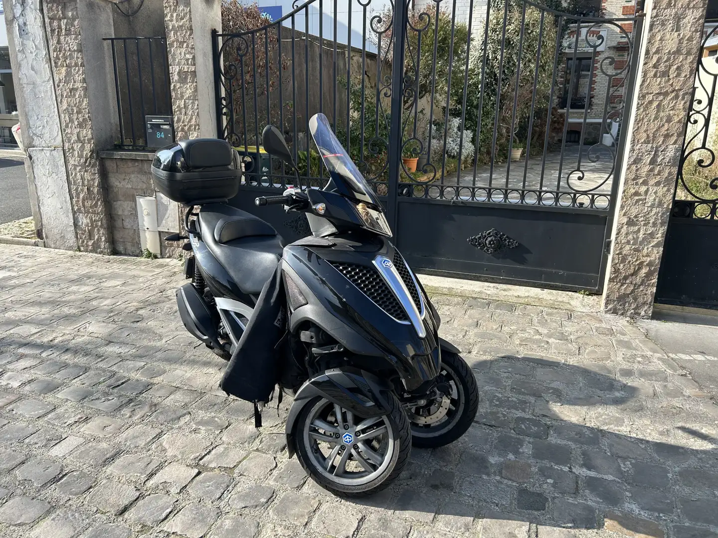Piaggio MP3 300 Black - 1