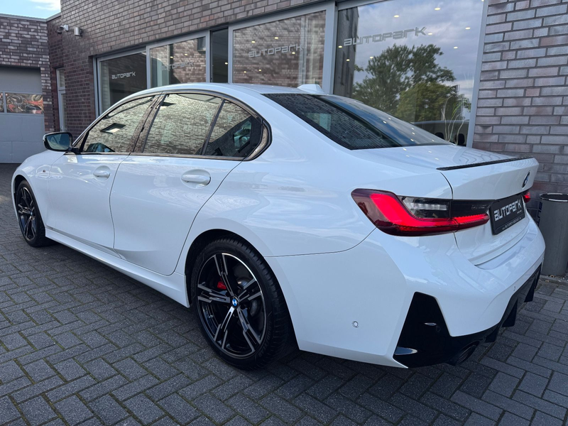 BMW 320 d Limousine M SPORT PRO WIDE Kamera AdLED LHZ — photo 9