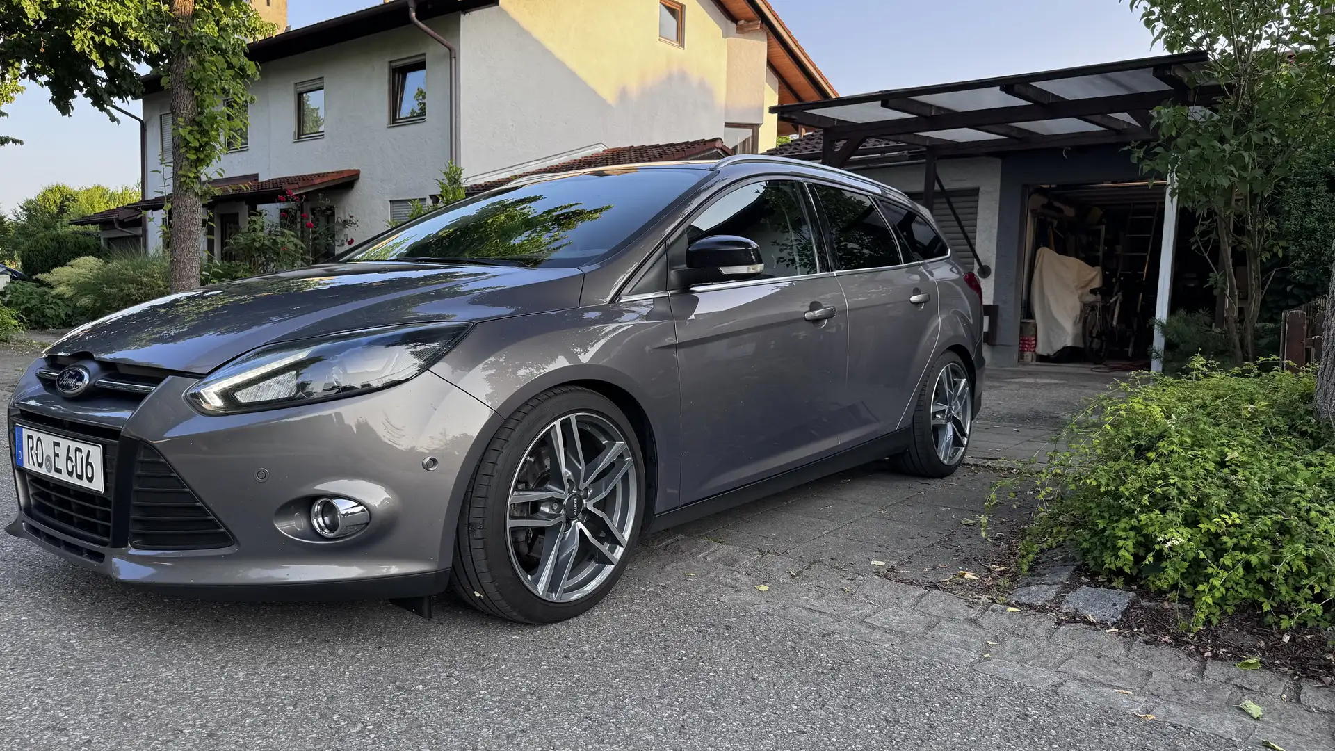 Ford Focus Turnier 1.6 EcoBoost, Ahk, Tüv Neu, Xenon - 2