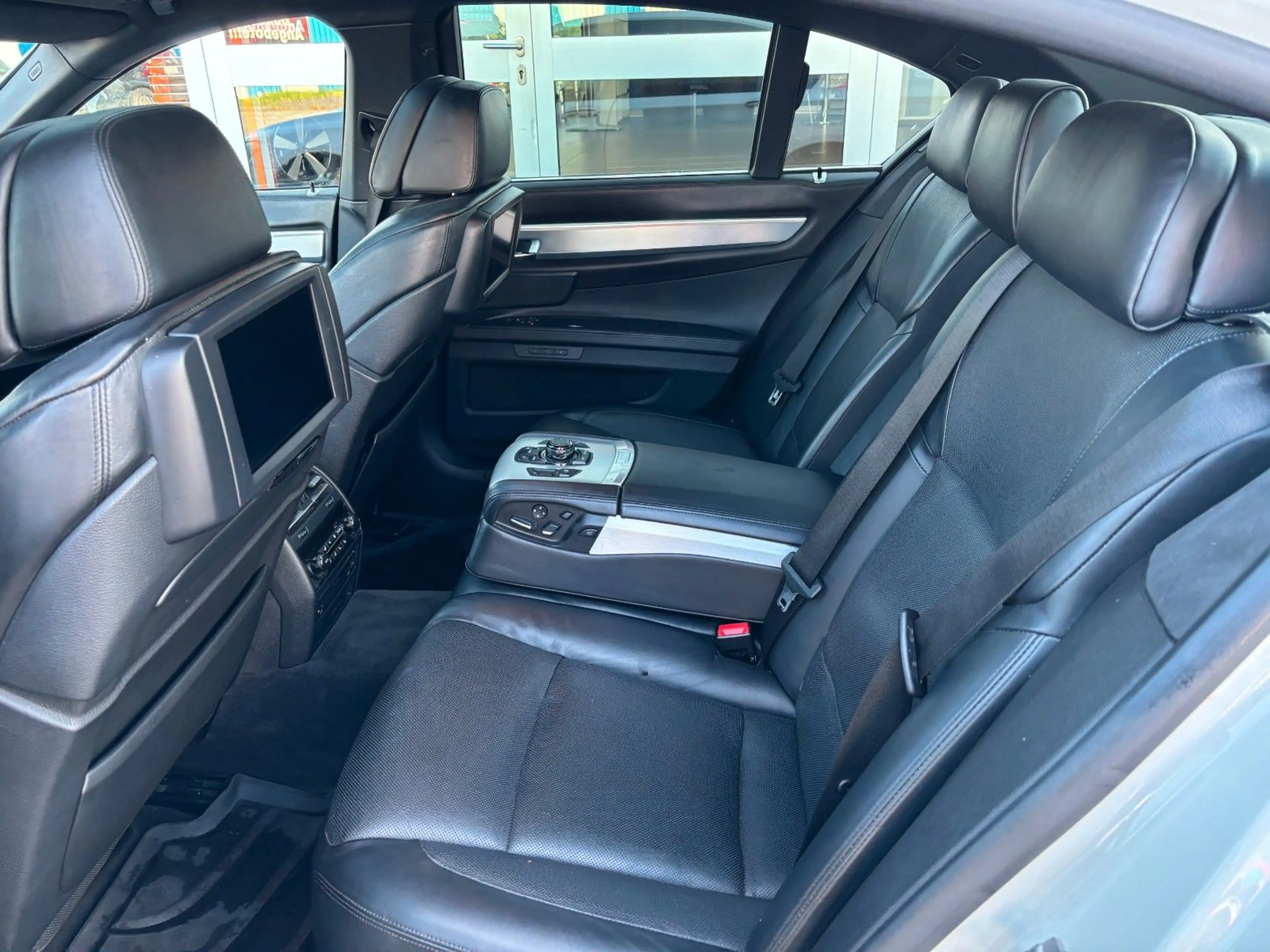 BMW 730 M-Paket*Shadow-Line*EURO6*VollAustatung* — photo 12