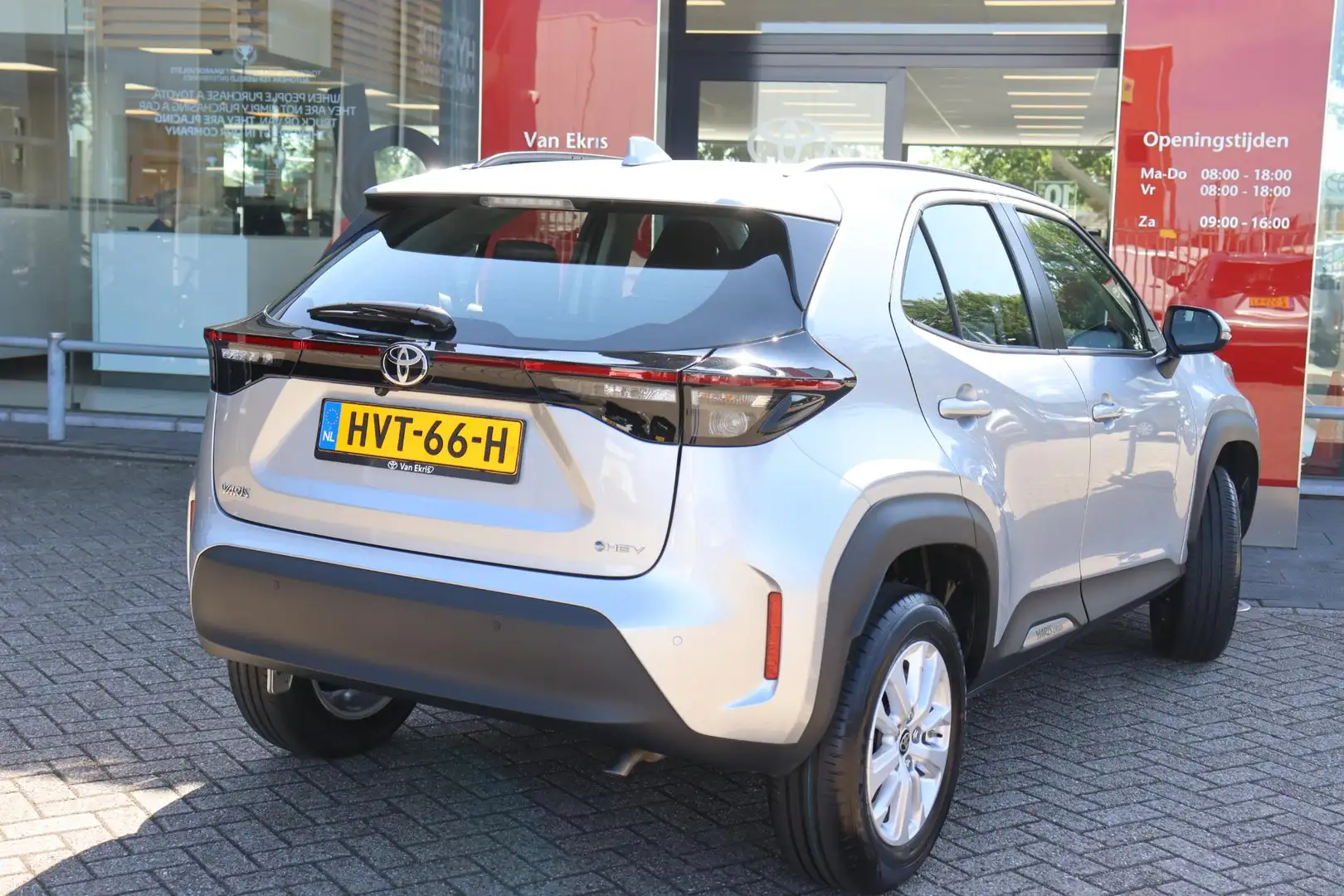 Toyota Yaris Cross 1.5 Hybrid 115 Active, Parkeersensoren Zilver - 2