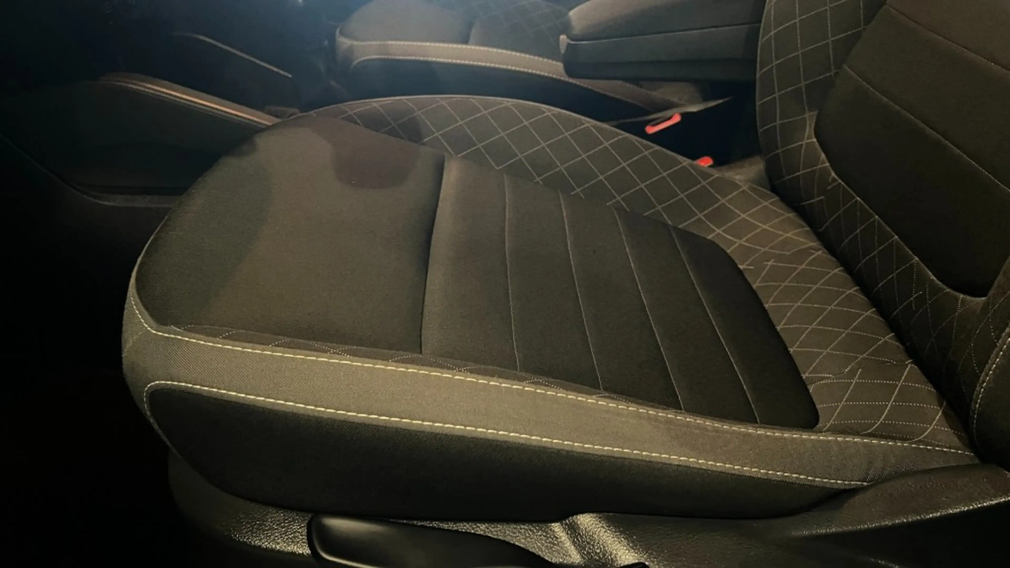 Skoda Fabia 1.0 TSI AMBITION — photo 48