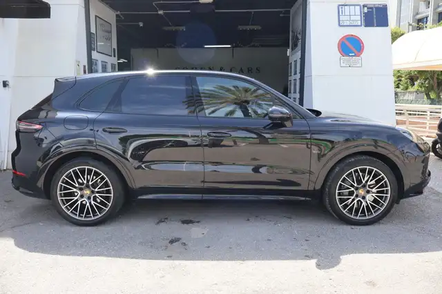 Porsche Cayenne view 5