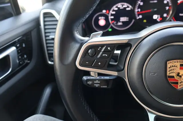 Porsche Cayenne view 15