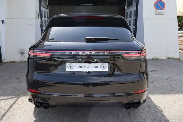 Porsche Cayenne view 7