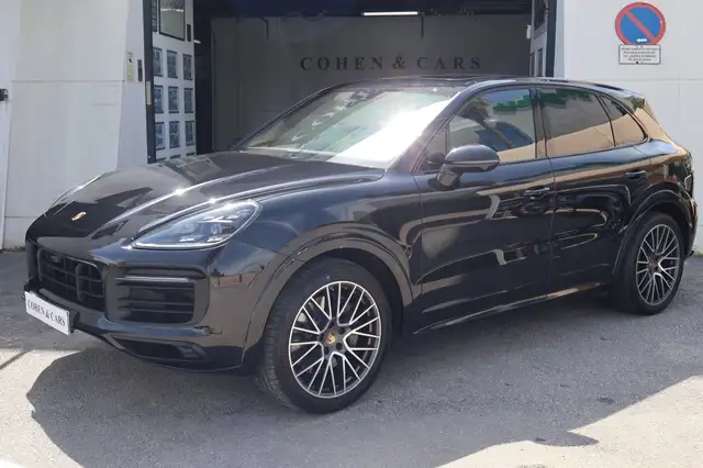 Porsche Cayenne view 2