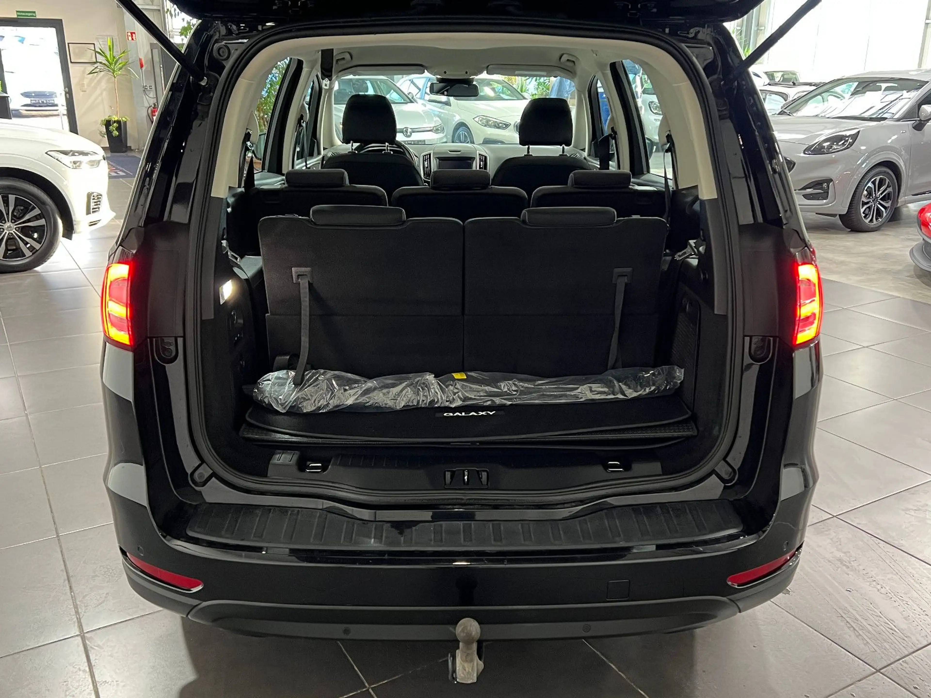 Ford Galaxy 2.0 TDCi Automatik *7-Sitze*LED*Navi*AHK* — photo 5