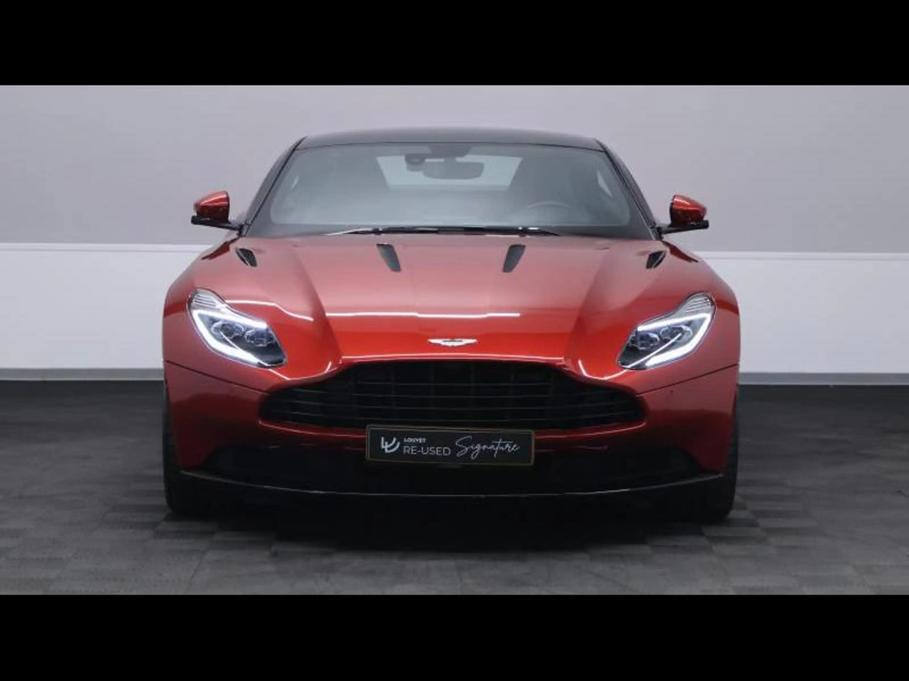 Aston Martin DB11 V12 608cv Launch Edition — photo 2