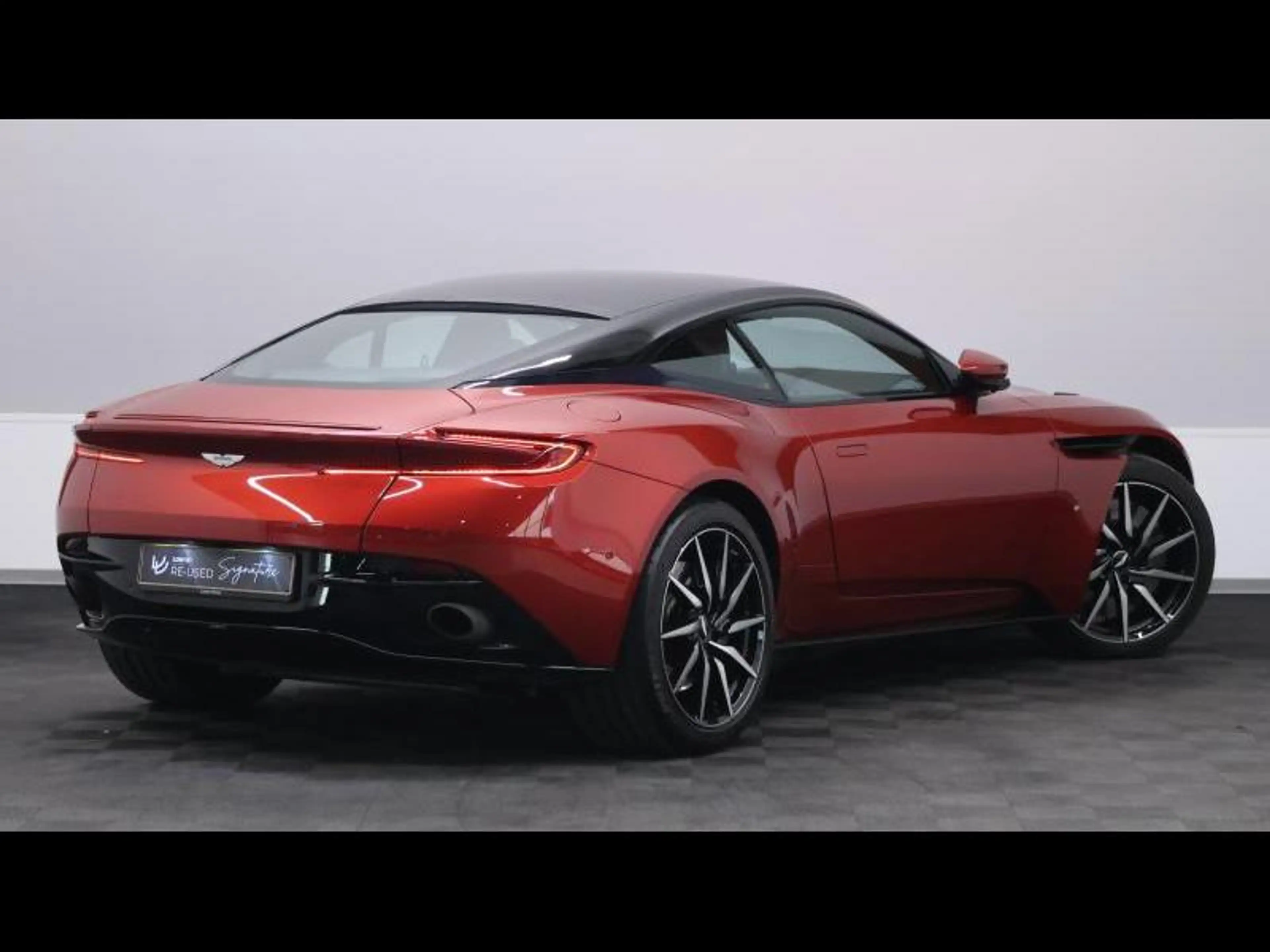 Aston Martin DB11 V12 608cv Launch Edition — photo 5