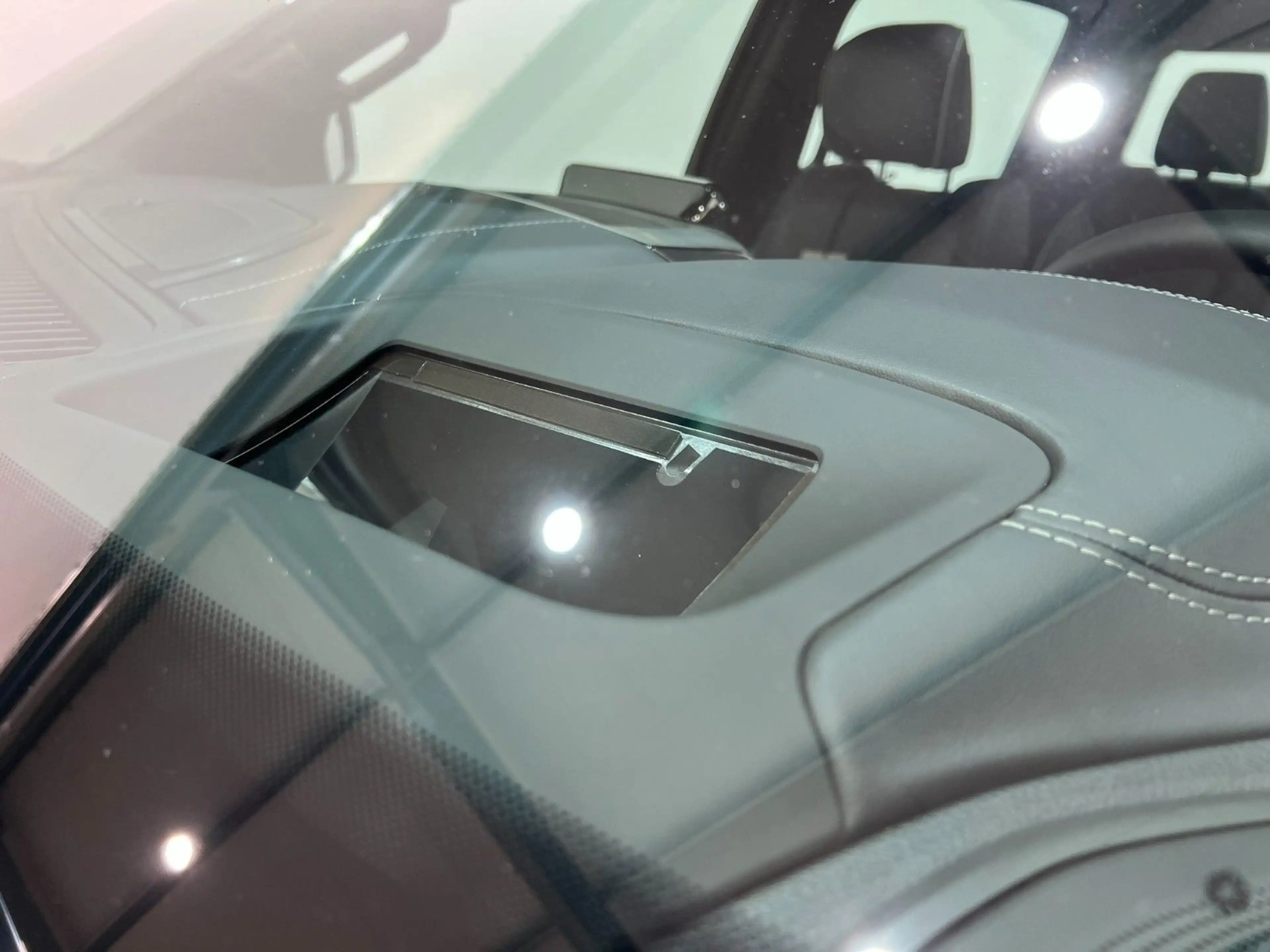 Dodge RAM 1500 Limited Night  5,7L V8 HEMI / MFT — photo 12