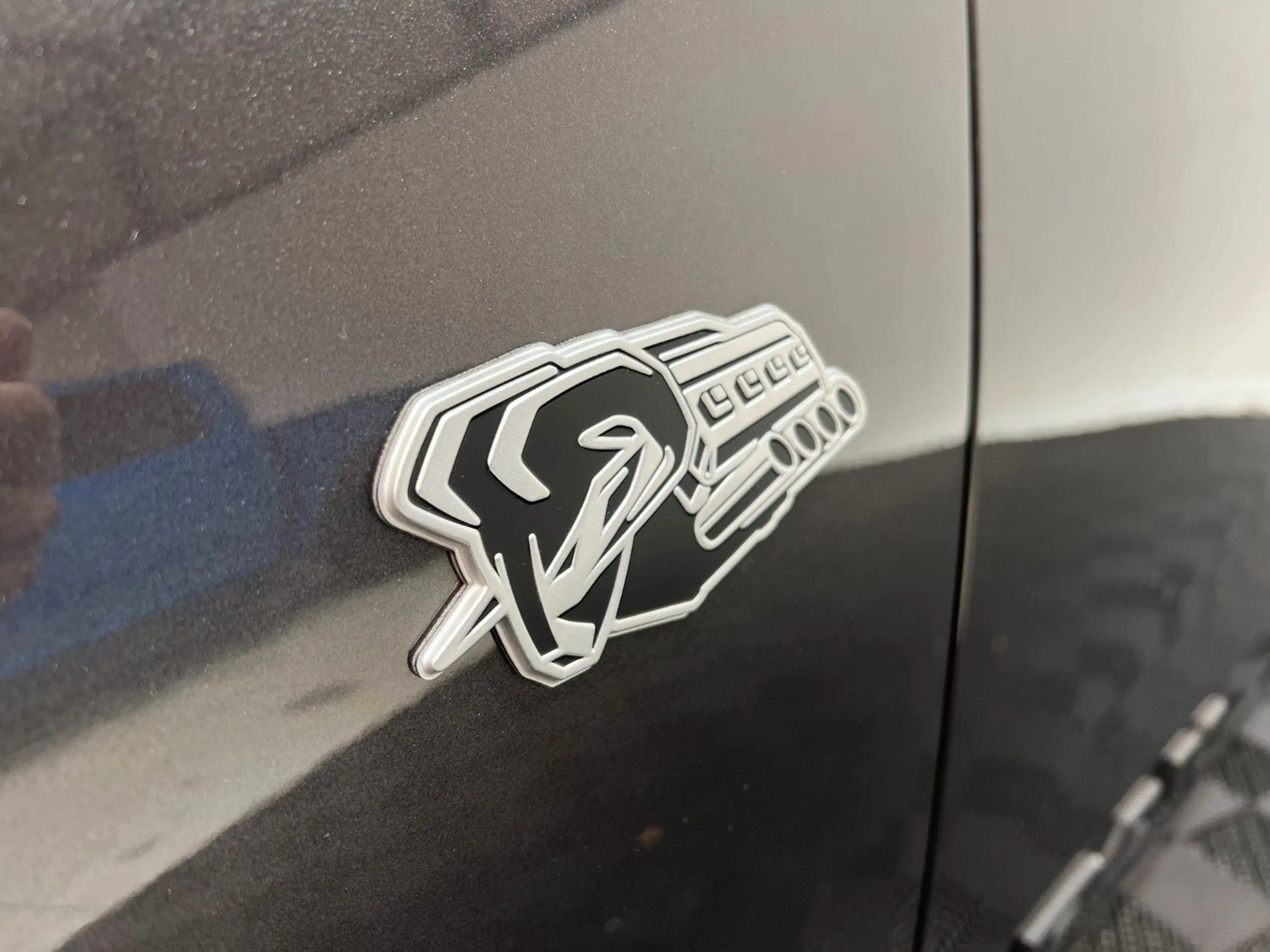 Dodge RAM 1500 Limited Night  5,7L V8 HEMI / MFT — photo 2