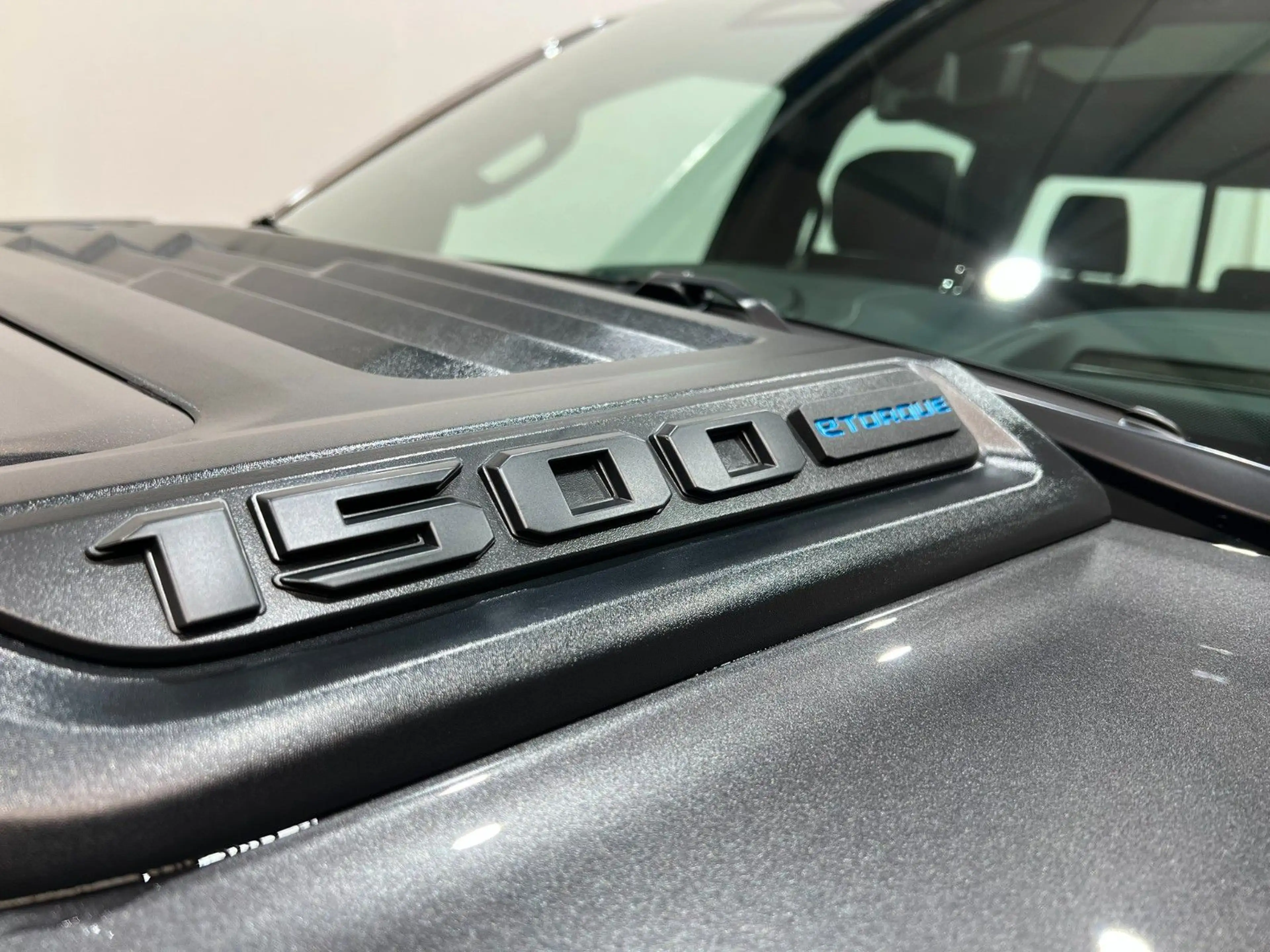 Dodge RAM 1500 Limited Night  5,7L V8 HEMI / MFT — photo 11