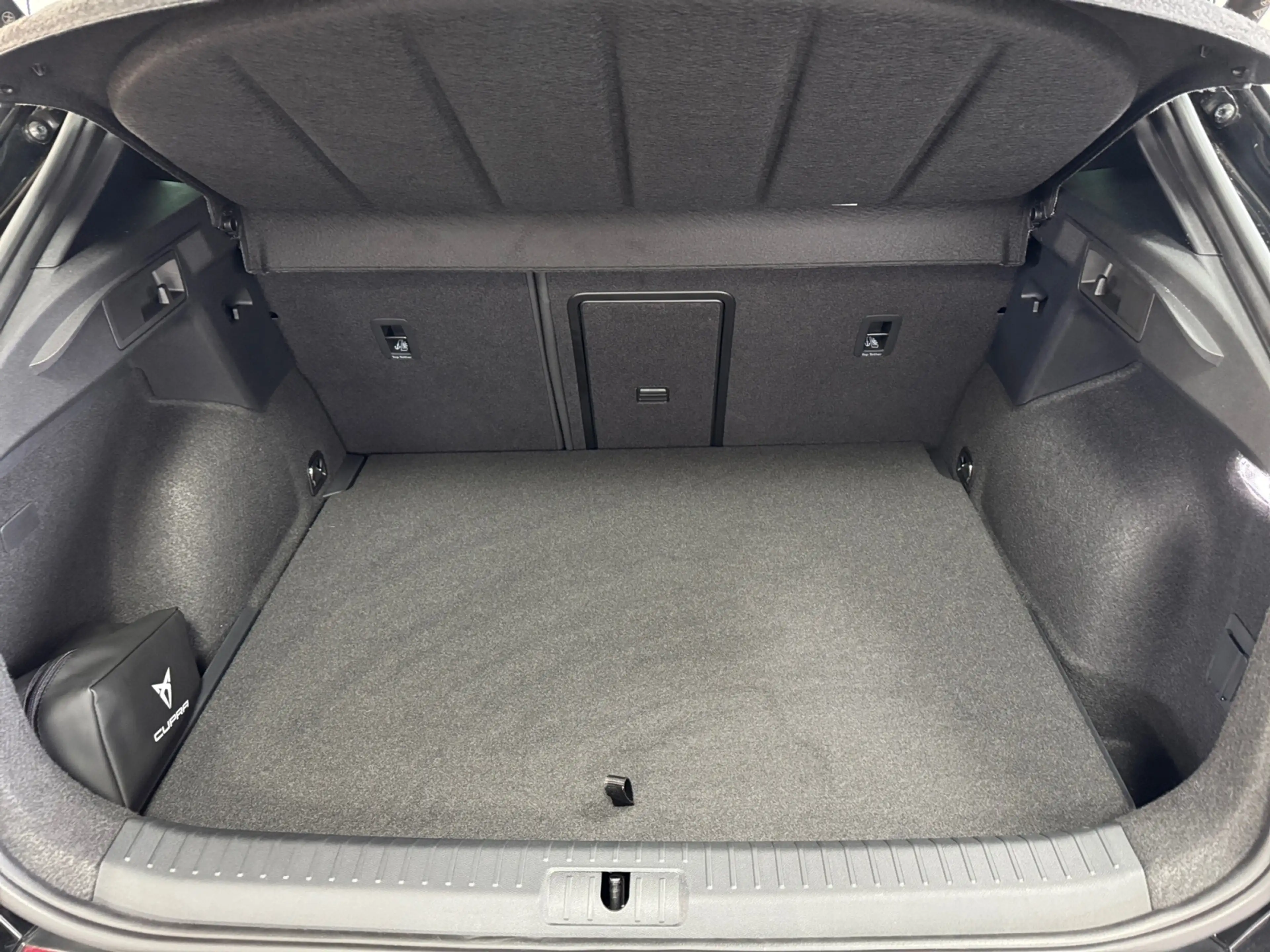 CUPRA Formentor VZ5 VZ5 2.5 TSI 4Drive 360° Pano Extreme — photo 11
