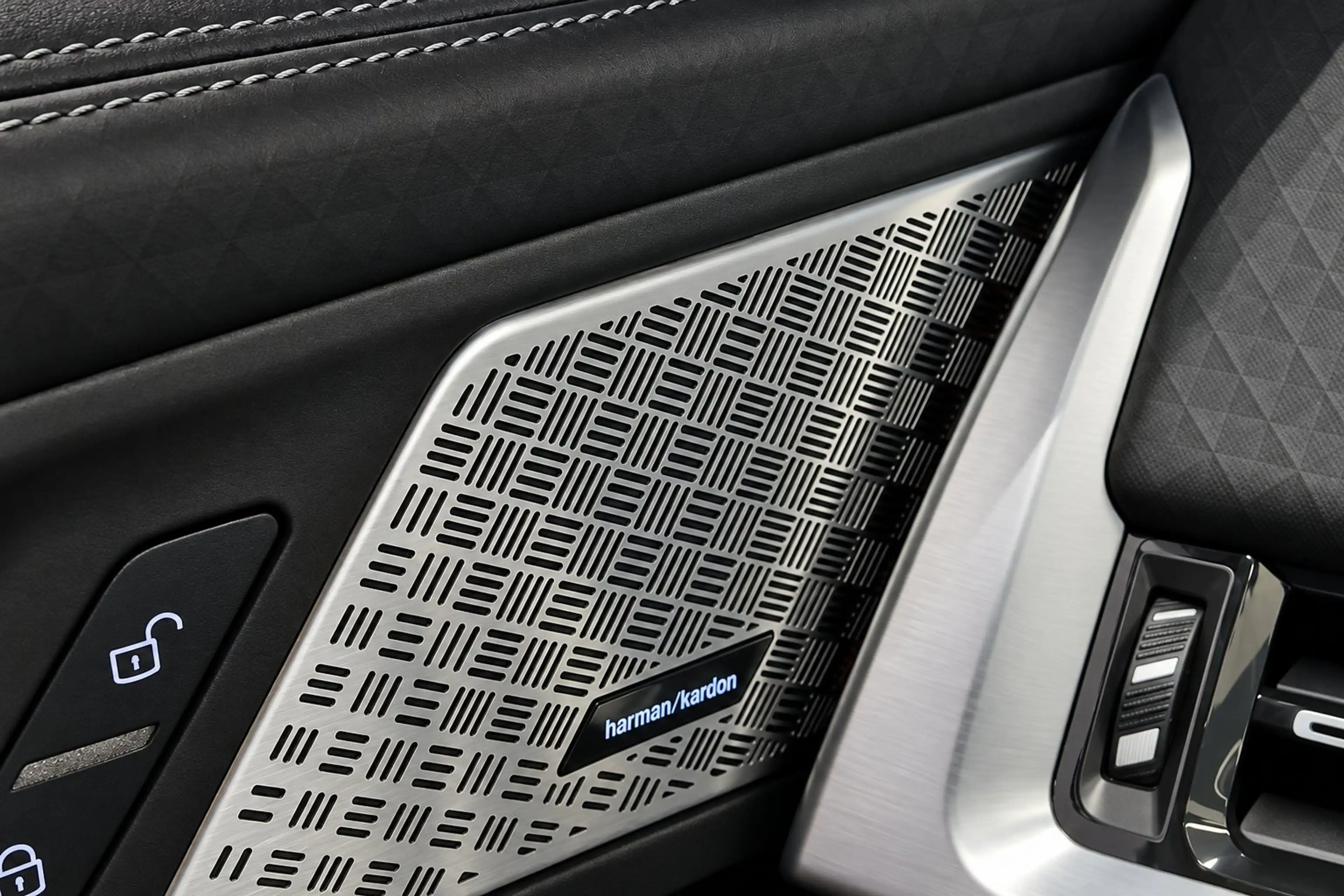 BMW X2 20d xDrive M Sport AHK/ACC/HUD/360°/PANO — photo 11
