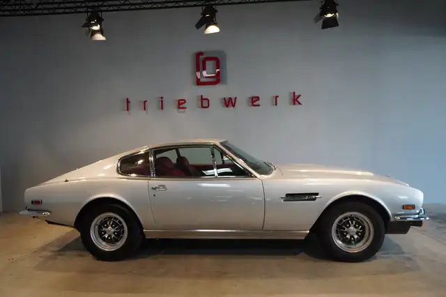 Aston Martin DBS 5.3 L V8 -Lefthand drive *Zustand 2*