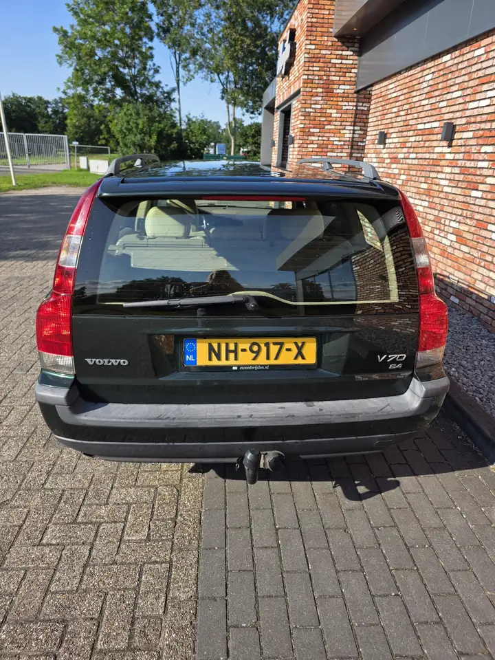 Volvo V70 2.4 Comfort Line, foto 4