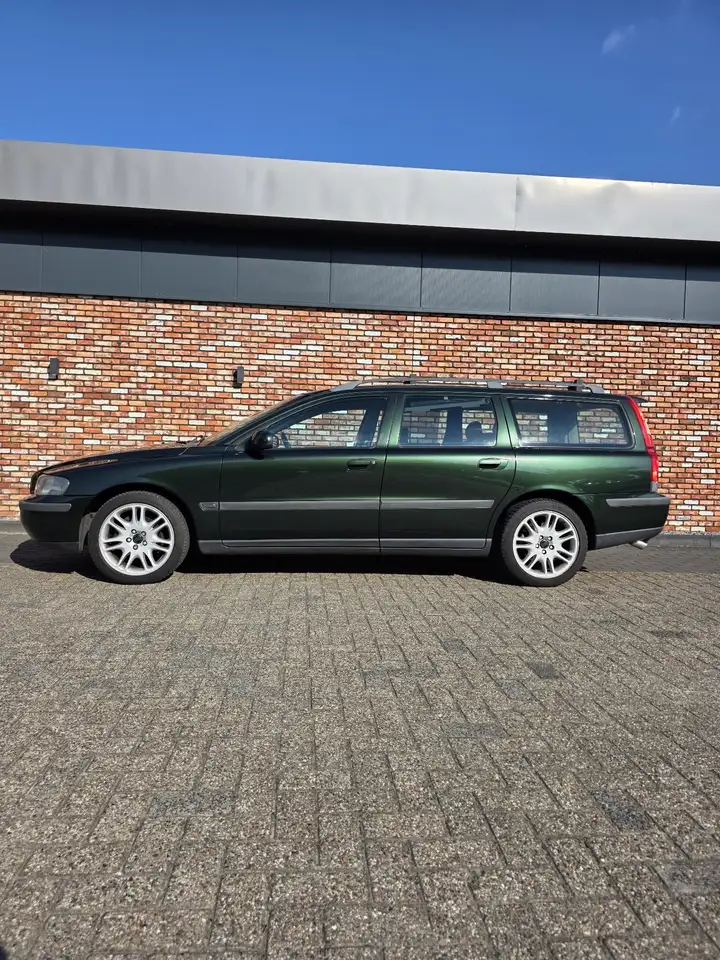 Volvo V70 2.4 Comfort Line, foto 1