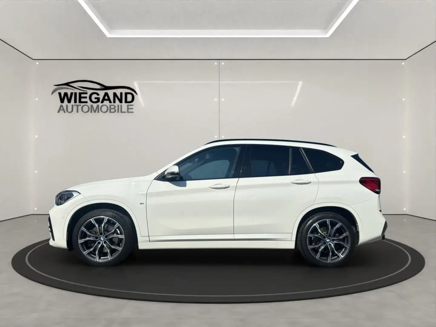 BMW X1 xDrive20d AUT M SPORT+BUSINESS+NAVI+AHK+PDC Weiß - 2