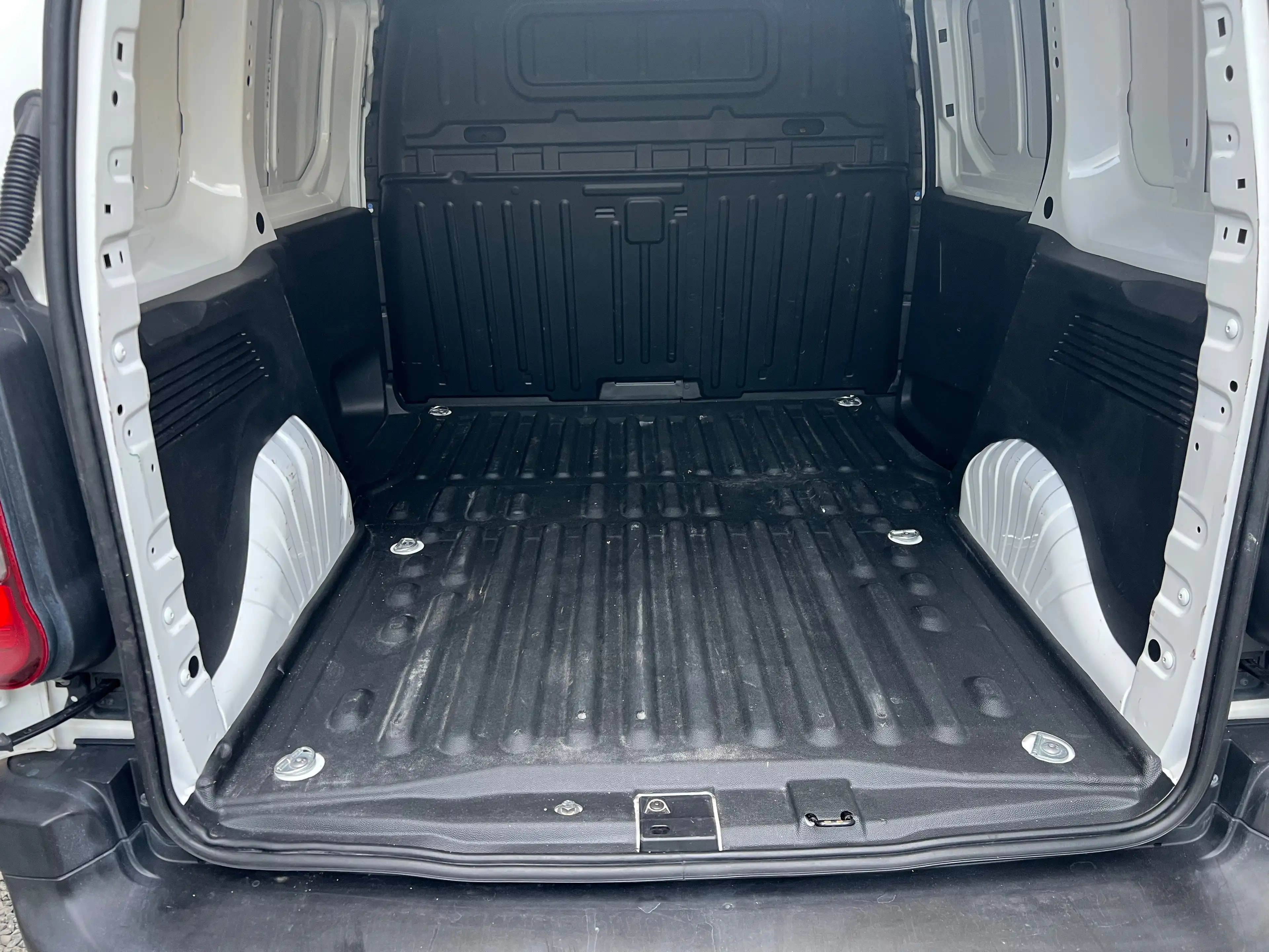 Peugeot Partner 1.6 BlueHDi L1 STD Light Premium — photo 5