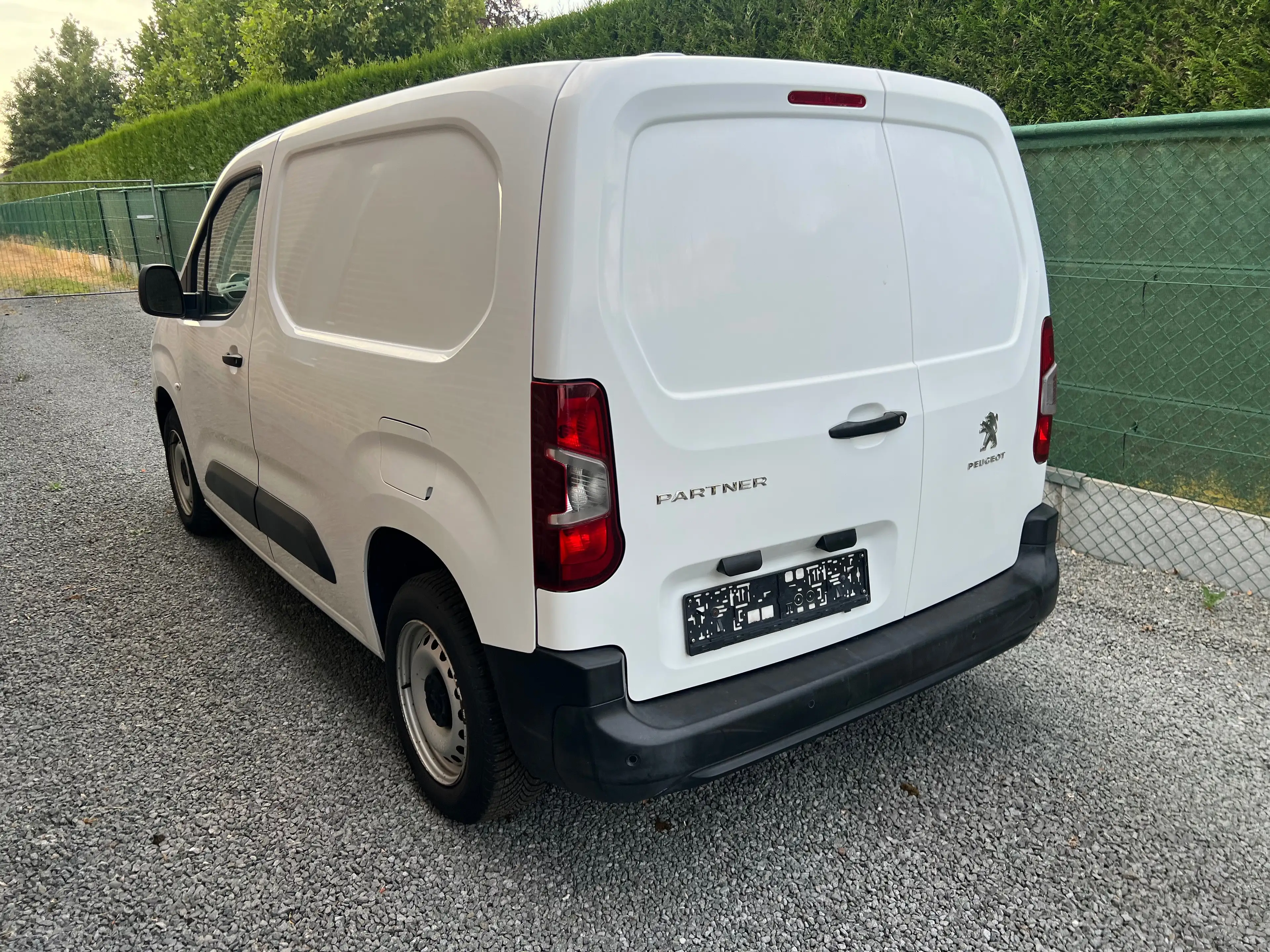 Peugeot Partner 1.6 BlueHDi L1 STD Light Premium — photo 2