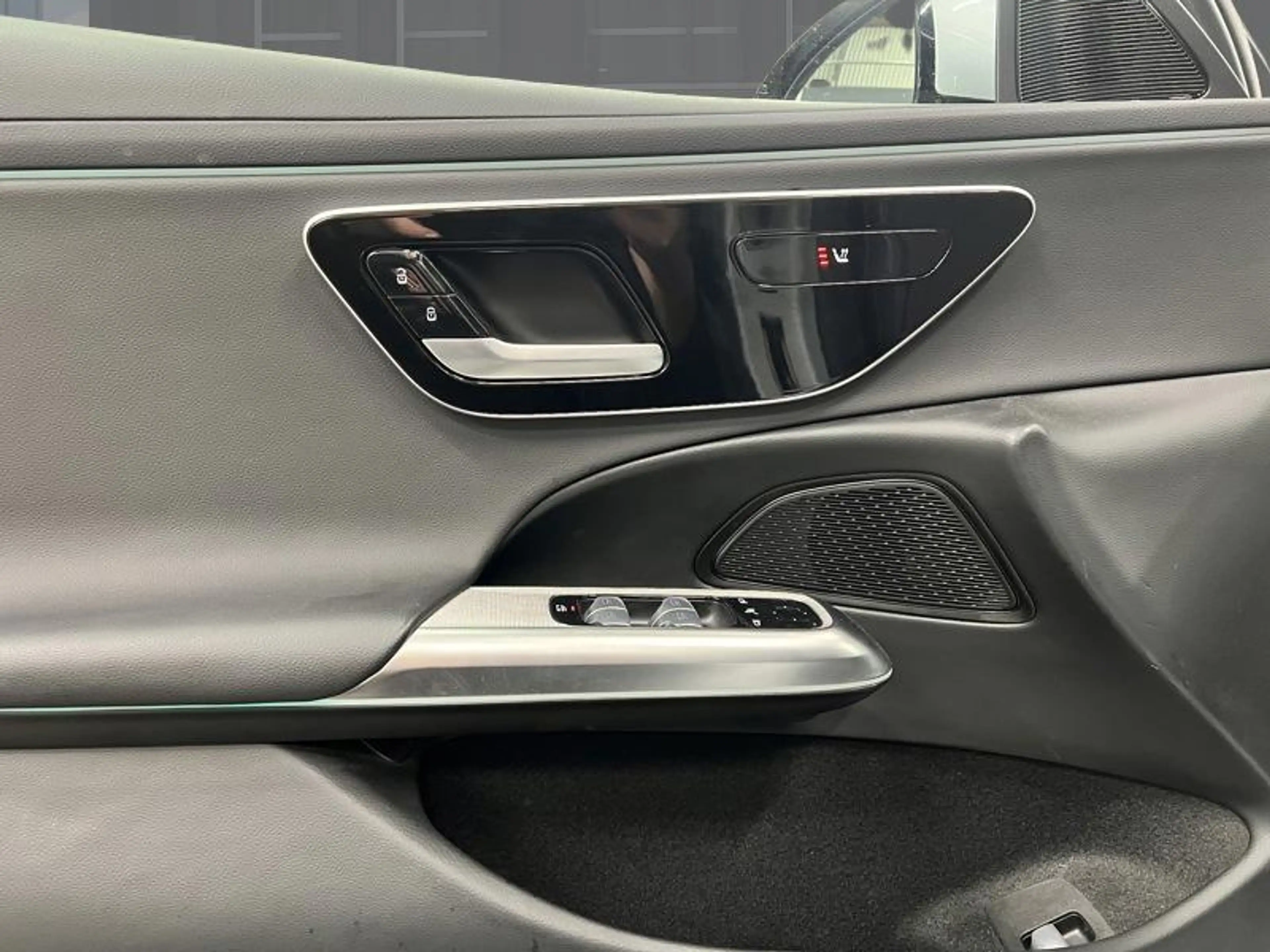 Mercedes-Benz E 220 d break Luxury Line — photo 9