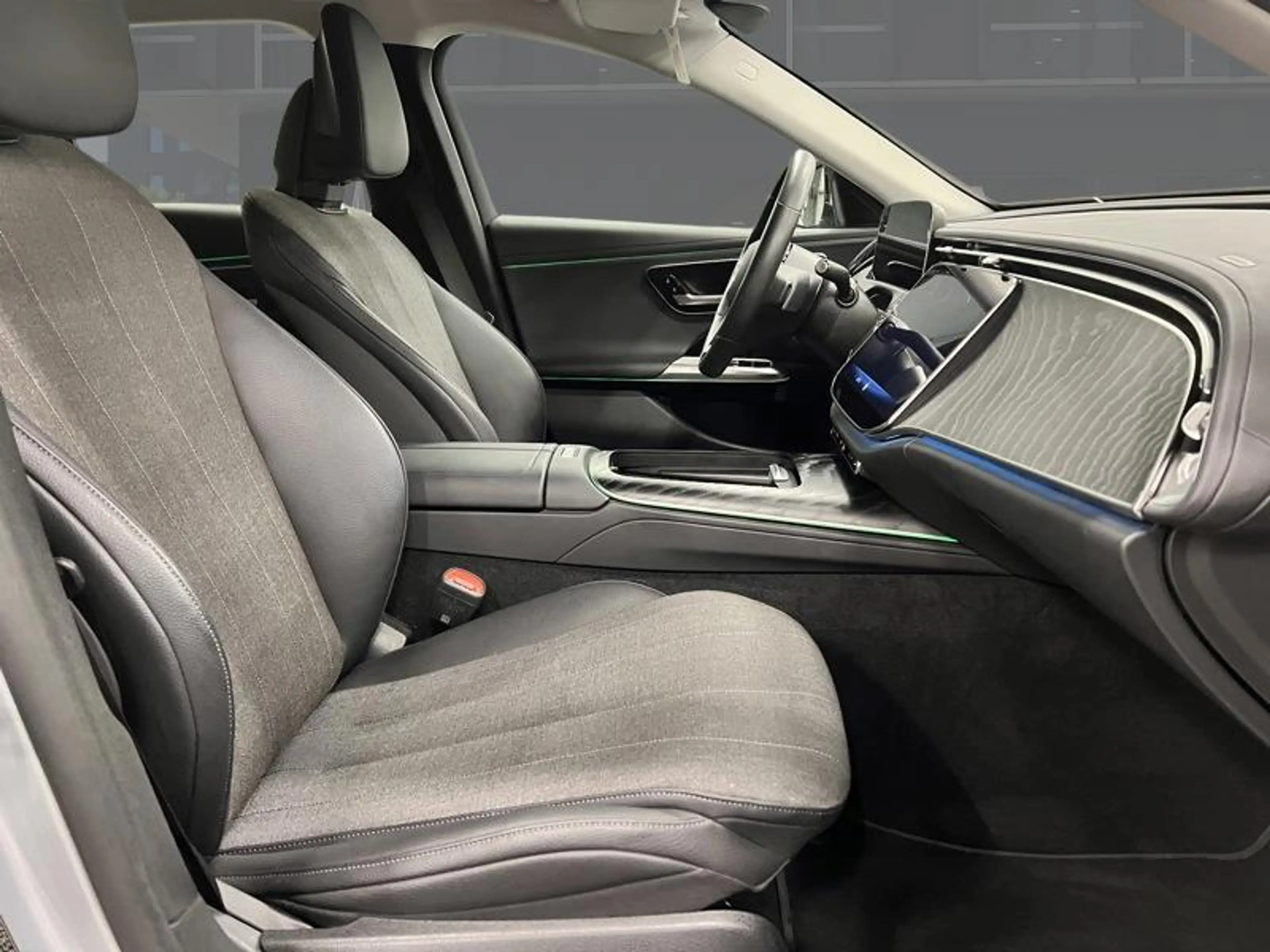 Mercedes-Benz E 220 d break Luxury Line — photo 12
