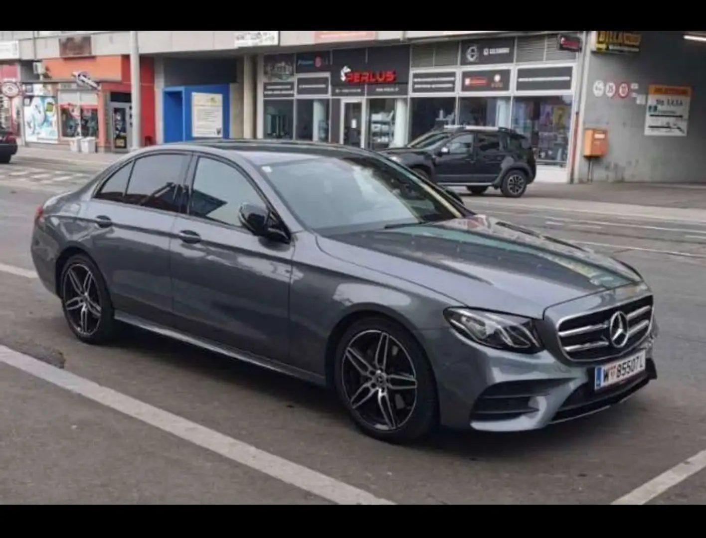 Mercedes-Benz E 200 Mercedes-Benz E 200 d Austria Edition AMG line Grau - 2