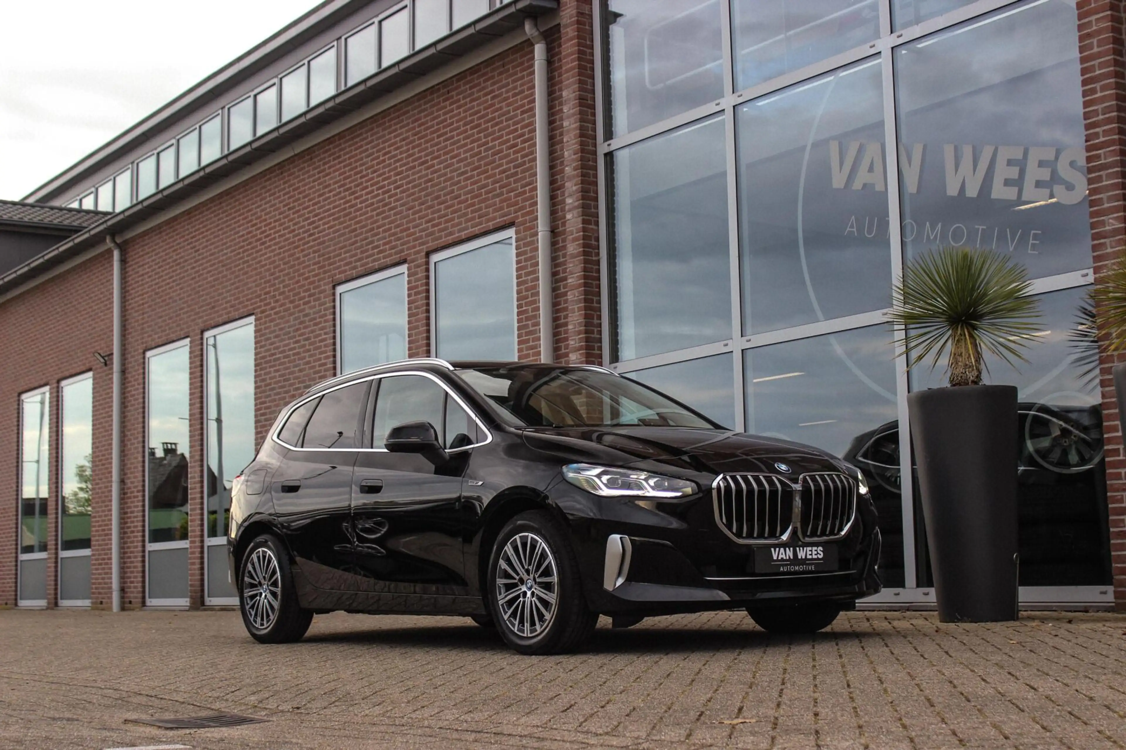 BMW 230 2-serie Active Tourer 230e xDrive Luxury Line | 1e — photo 9