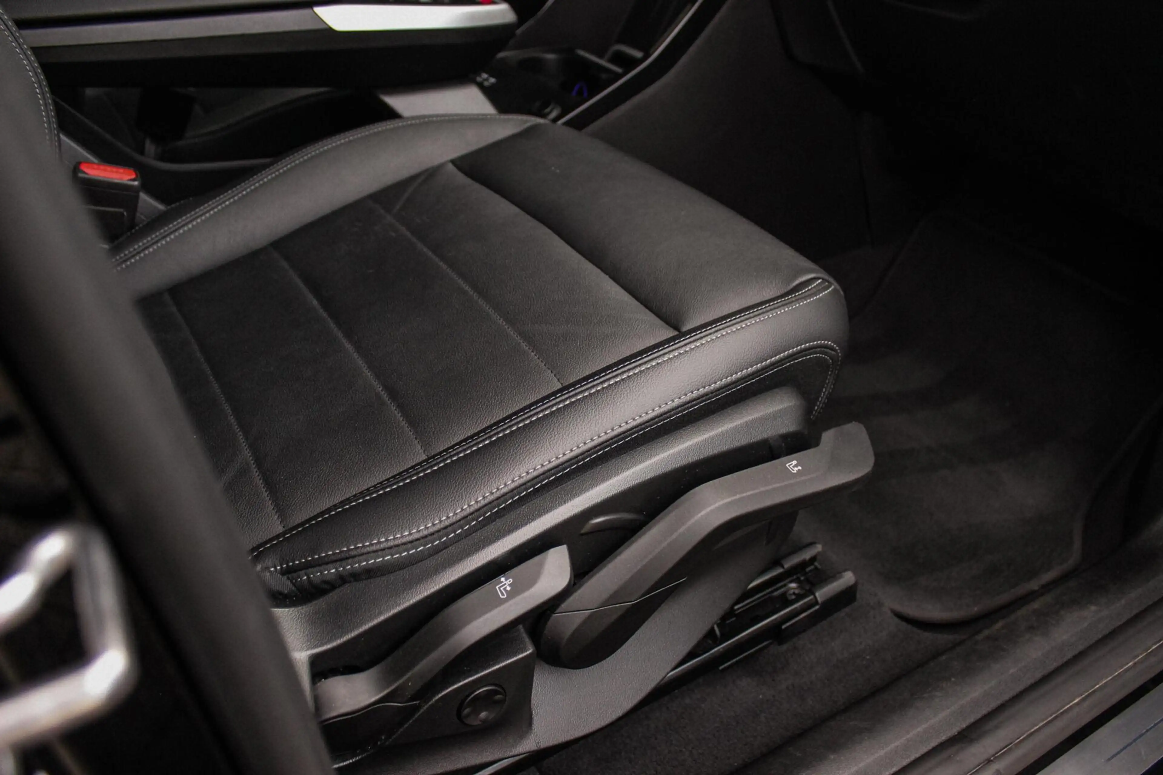 BMW 230 2-serie Active Tourer 230e xDrive Luxury Line | 1e — photo 17