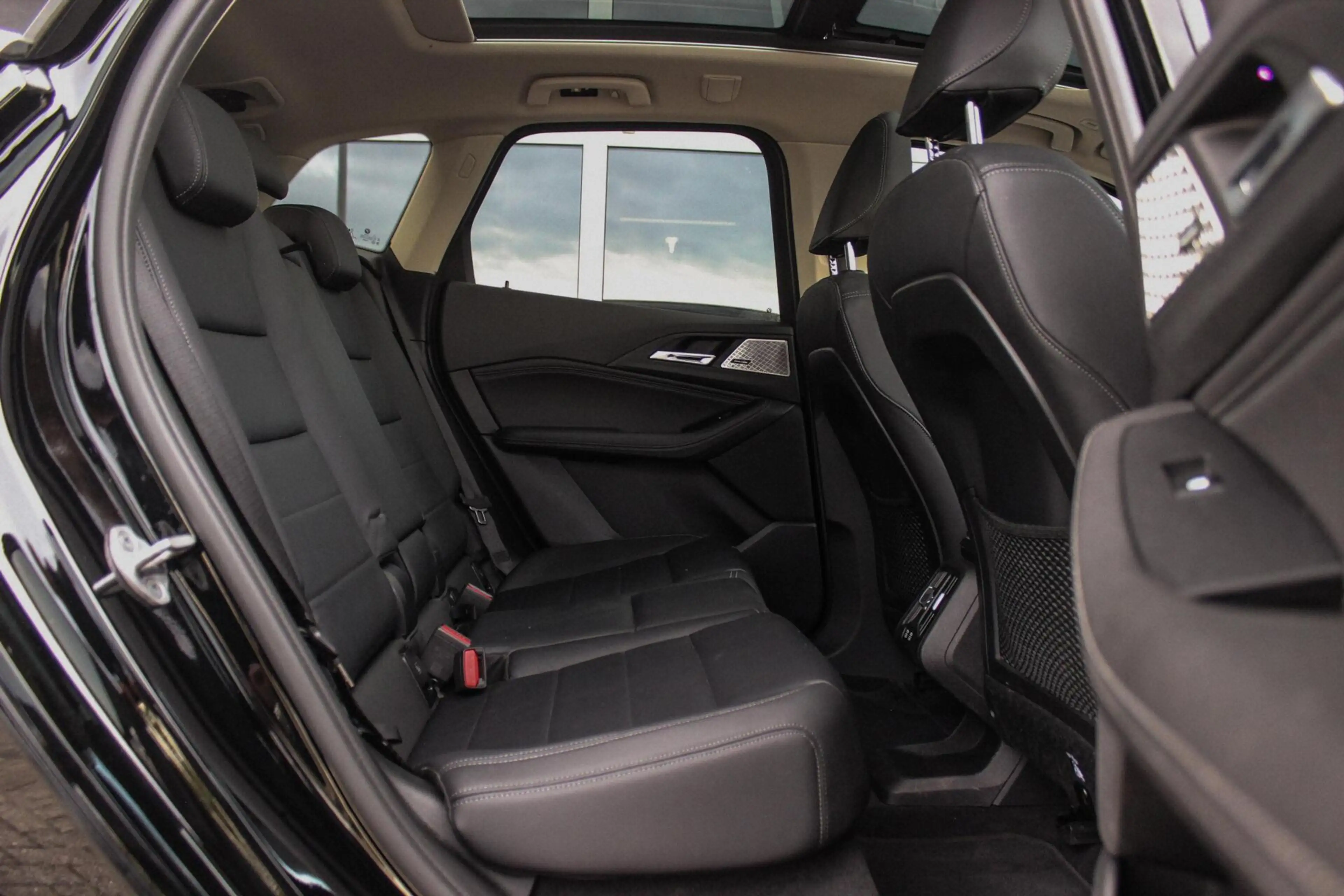 BMW 230 2-serie Active Tourer 230e xDrive Luxury Line | 1e — photo 19