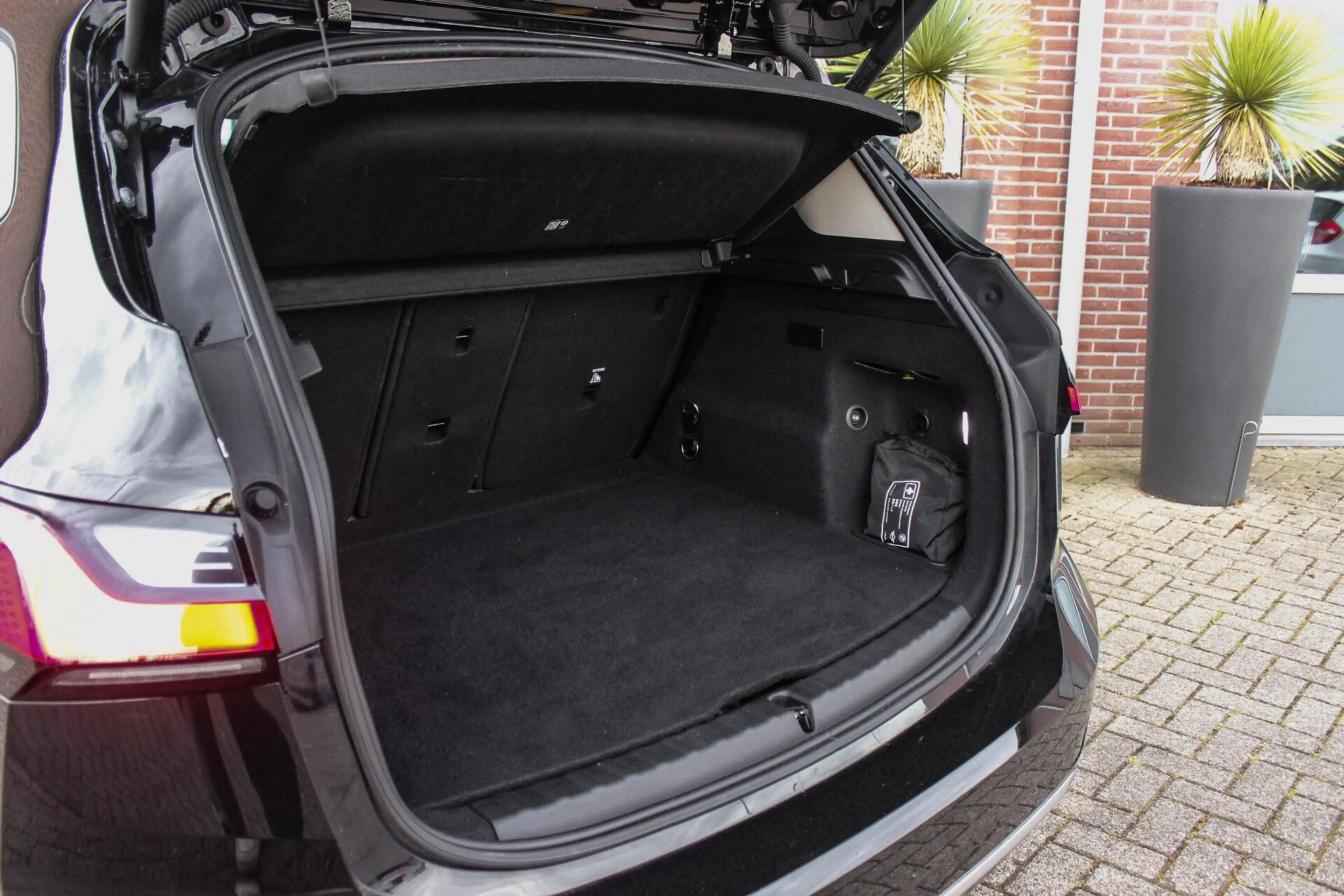 BMW 230 2-serie Active Tourer 230e xDrive Luxury Line | 1e — photo 34