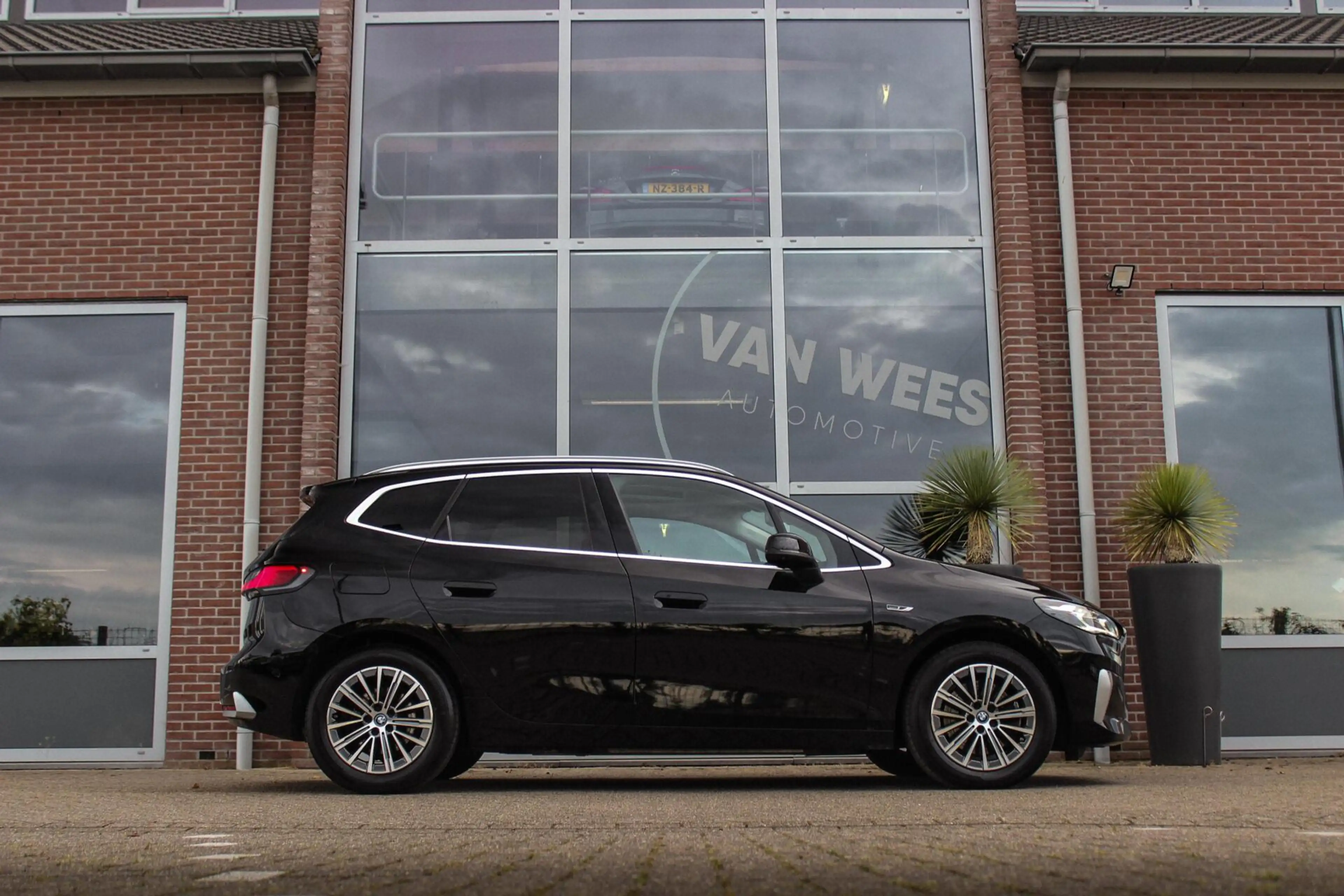 BMW 230 2-serie Active Tourer 230e xDrive Luxury Line | 1e — photo 7