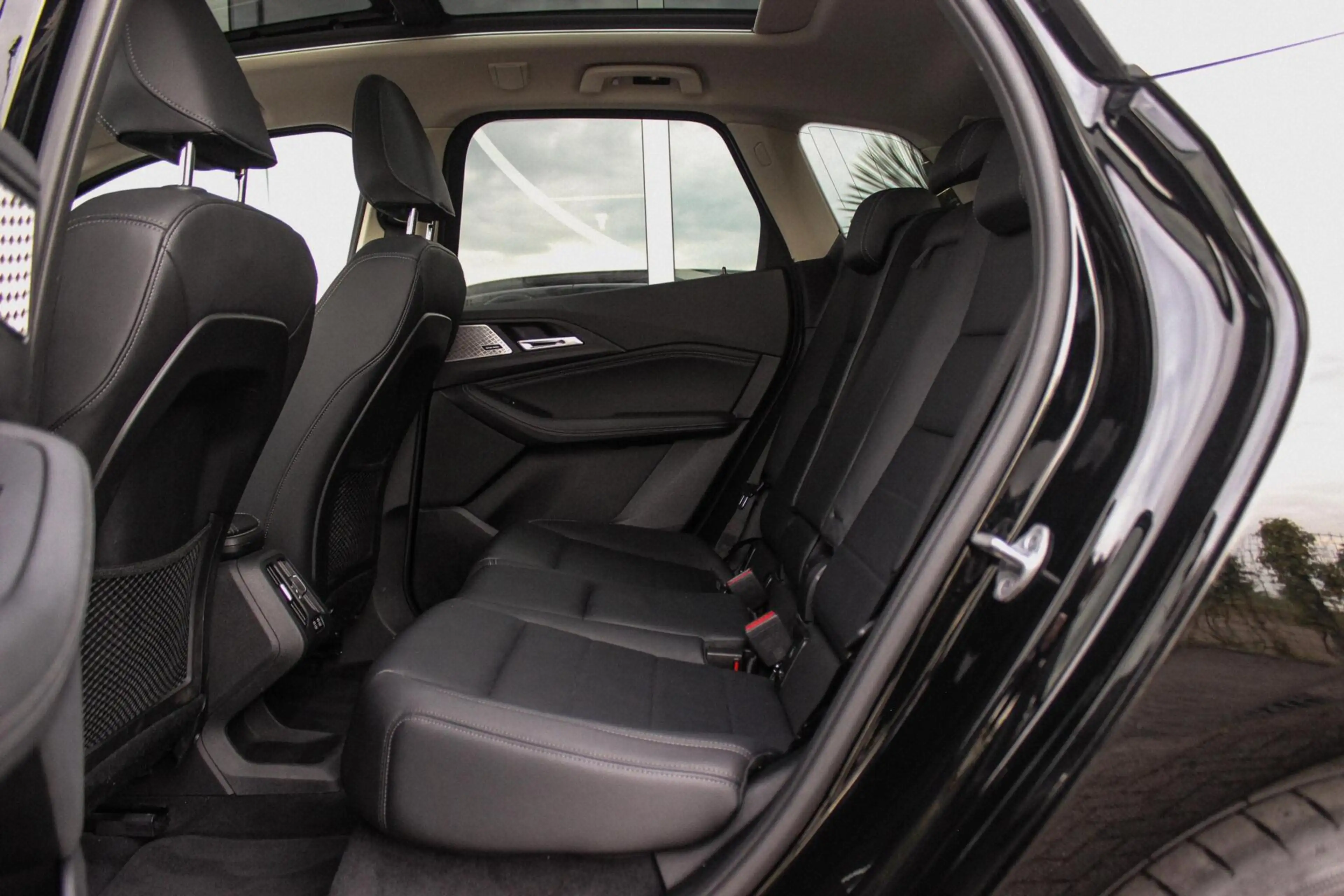 BMW 230 2-serie Active Tourer 230e xDrive Luxury Line | 1e — photo 18