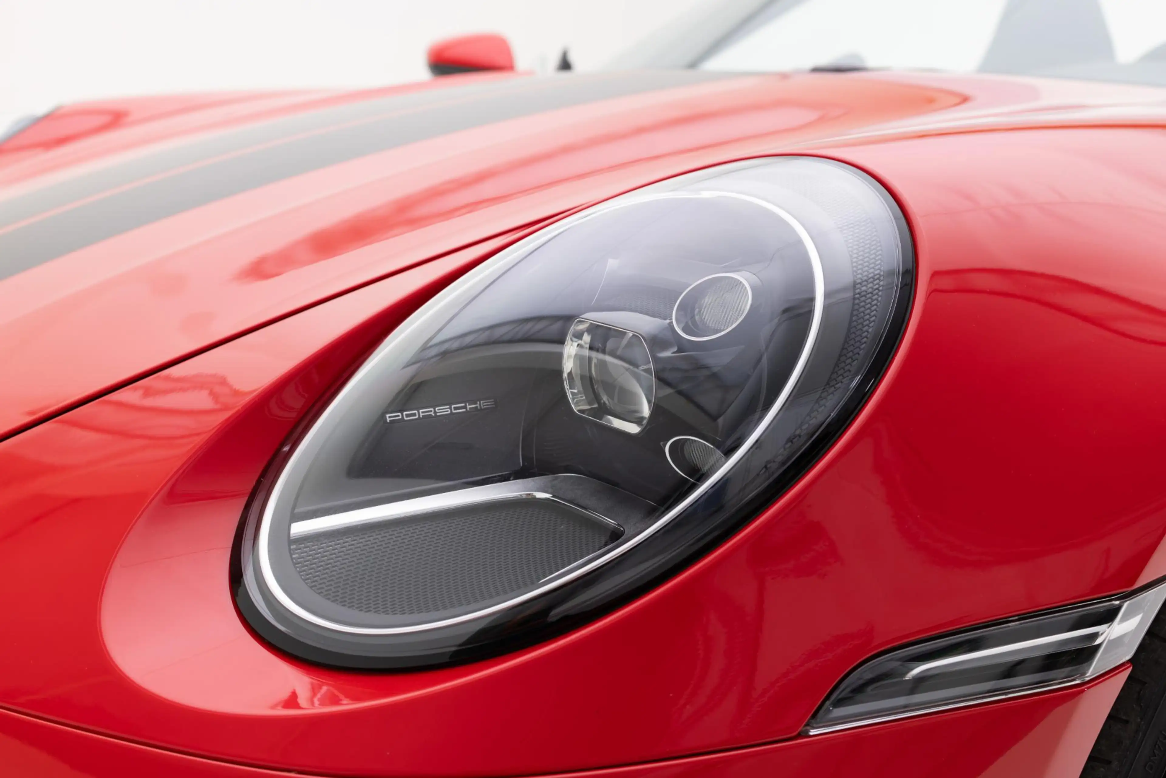 Porsche 992 Cabrio 3.0 Carrera S — photo 12