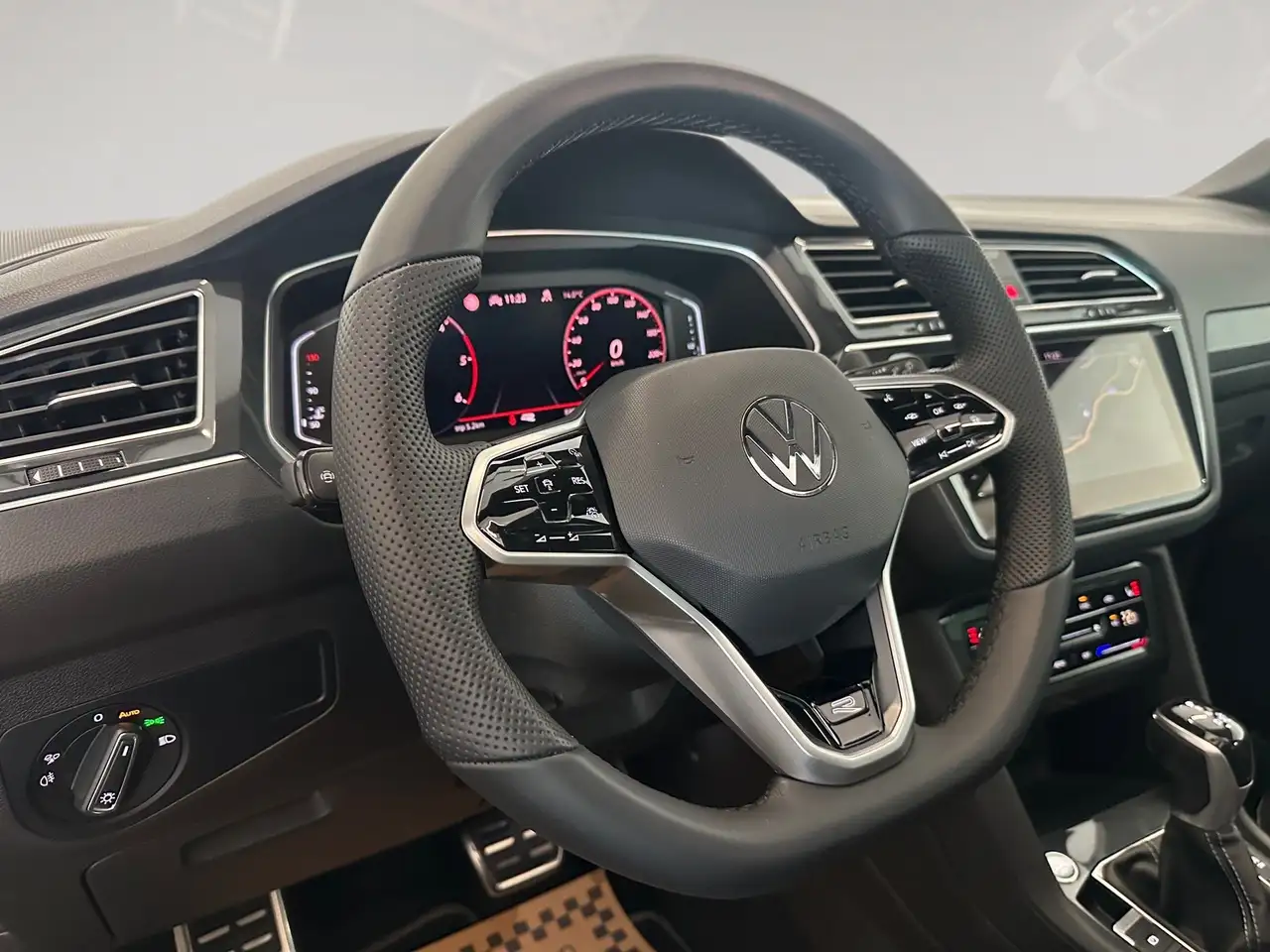 Volkswagen Tiguan 2,0 TDI R-Line 4Motion ab ca. 296€ monatlich, миниатюра 16