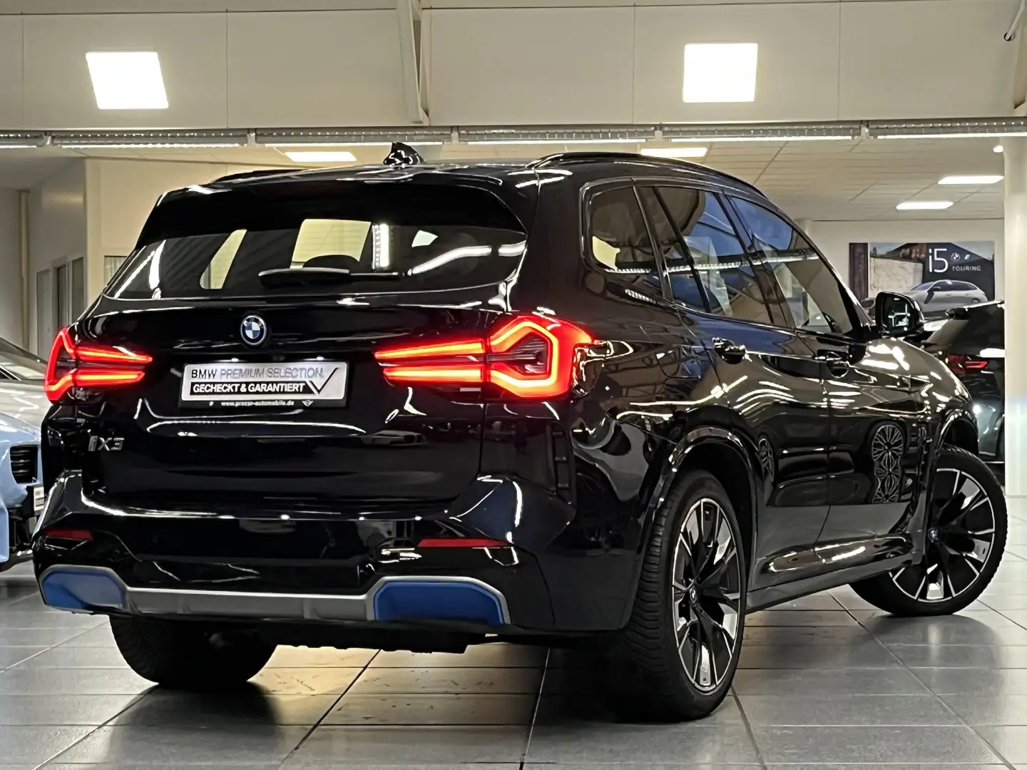 BMW iX3 M Sport DA Prof PA+ HuD AdapLED H/K Shz. DAB Schwarz - 2