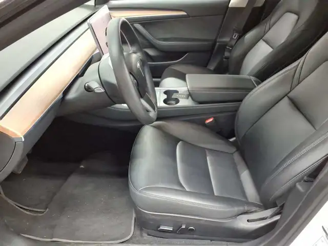 Tesla Model 3 view 7
