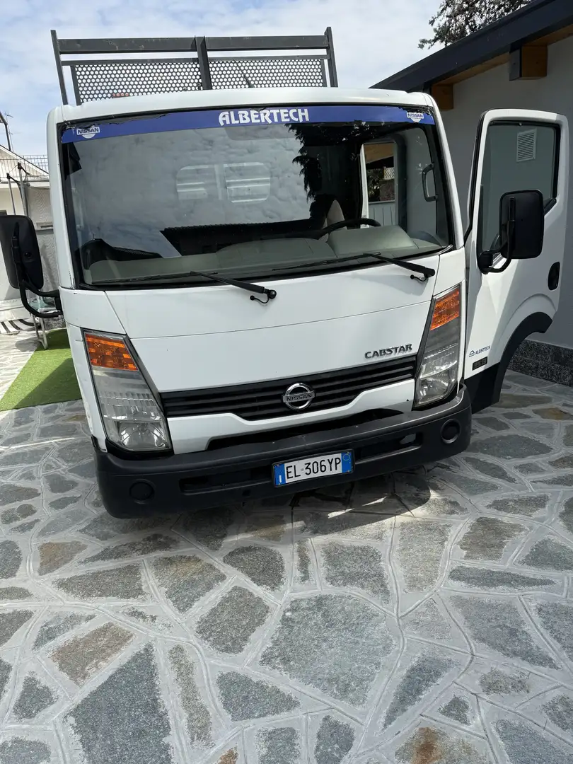 Nissan Cabstar - 1