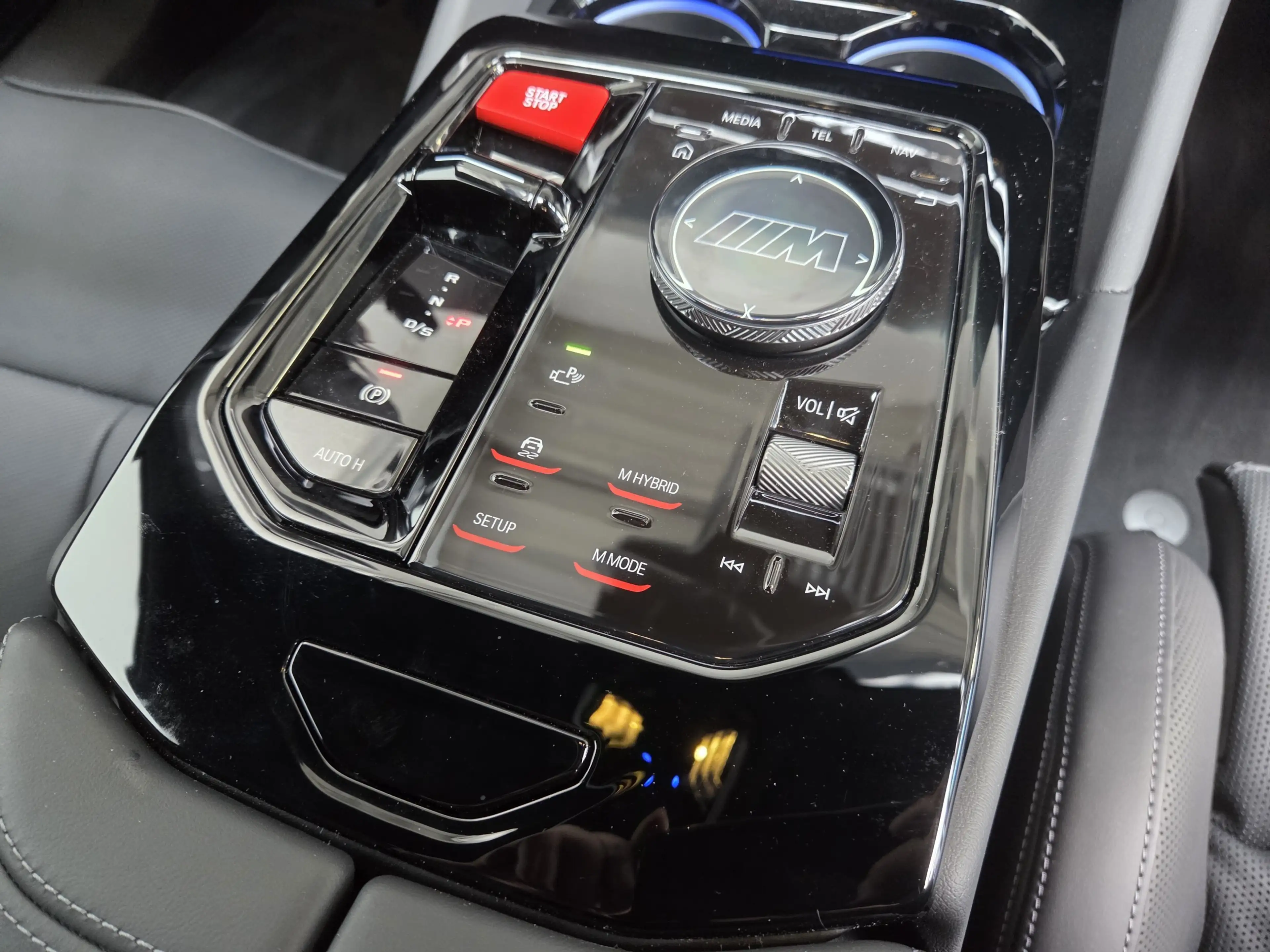 BMW M5 To. AHK Sitzlüftung B&W ACC 360° Driver — photo 29