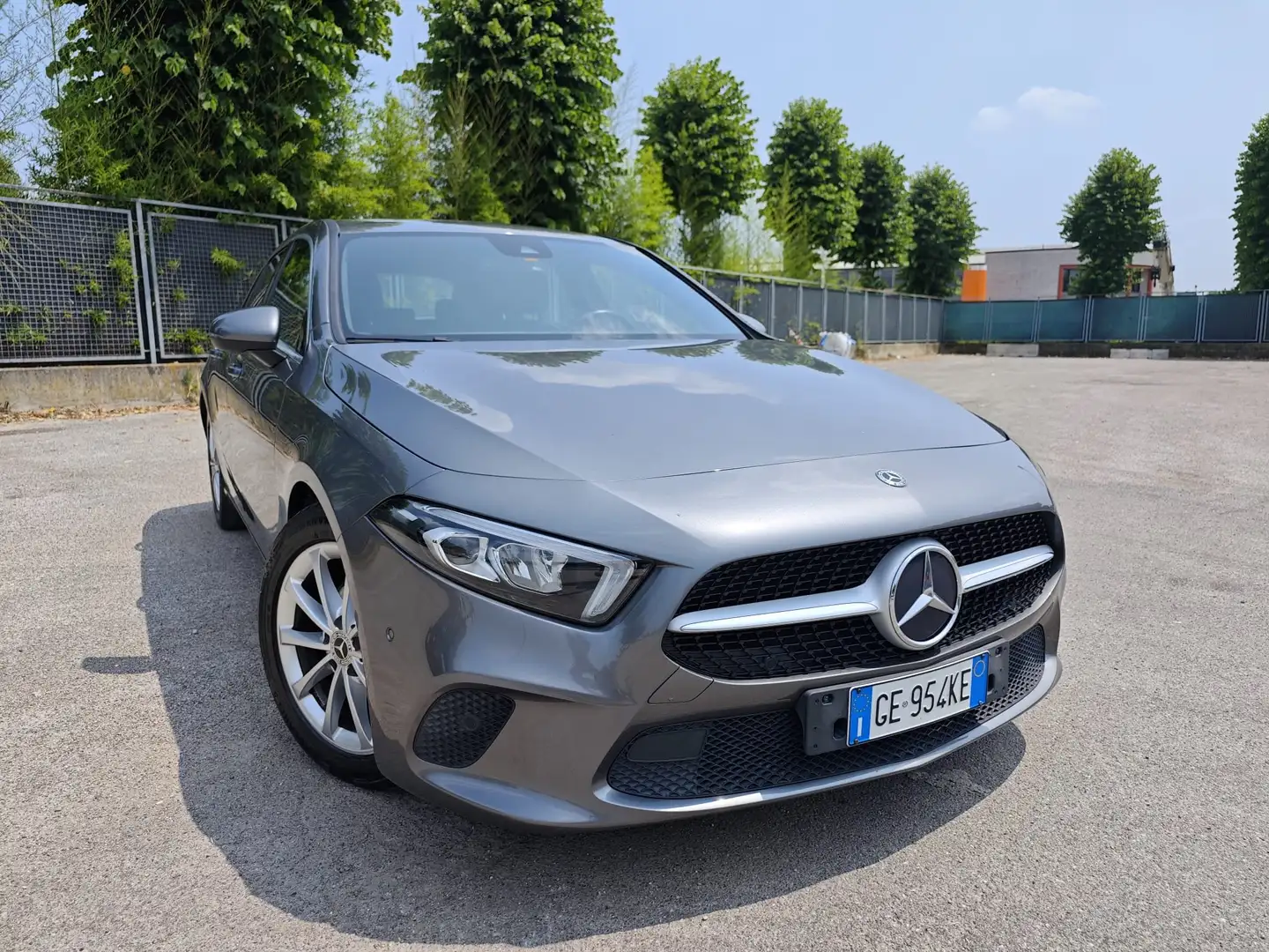 Mercedes-Benz A 180 A 180 d Business auto Argento - 1