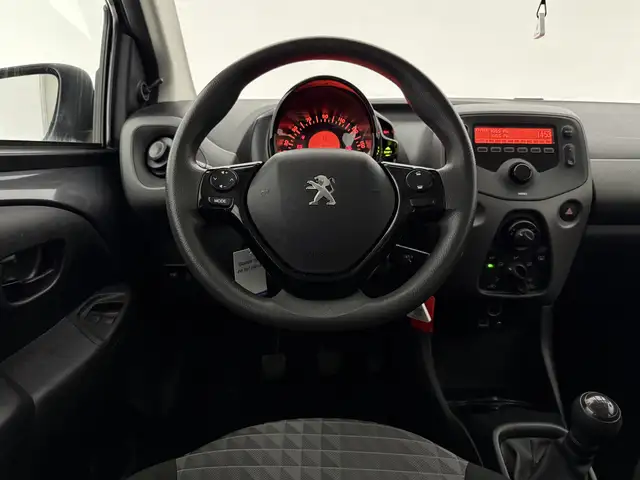 Peugeot 108 view 13