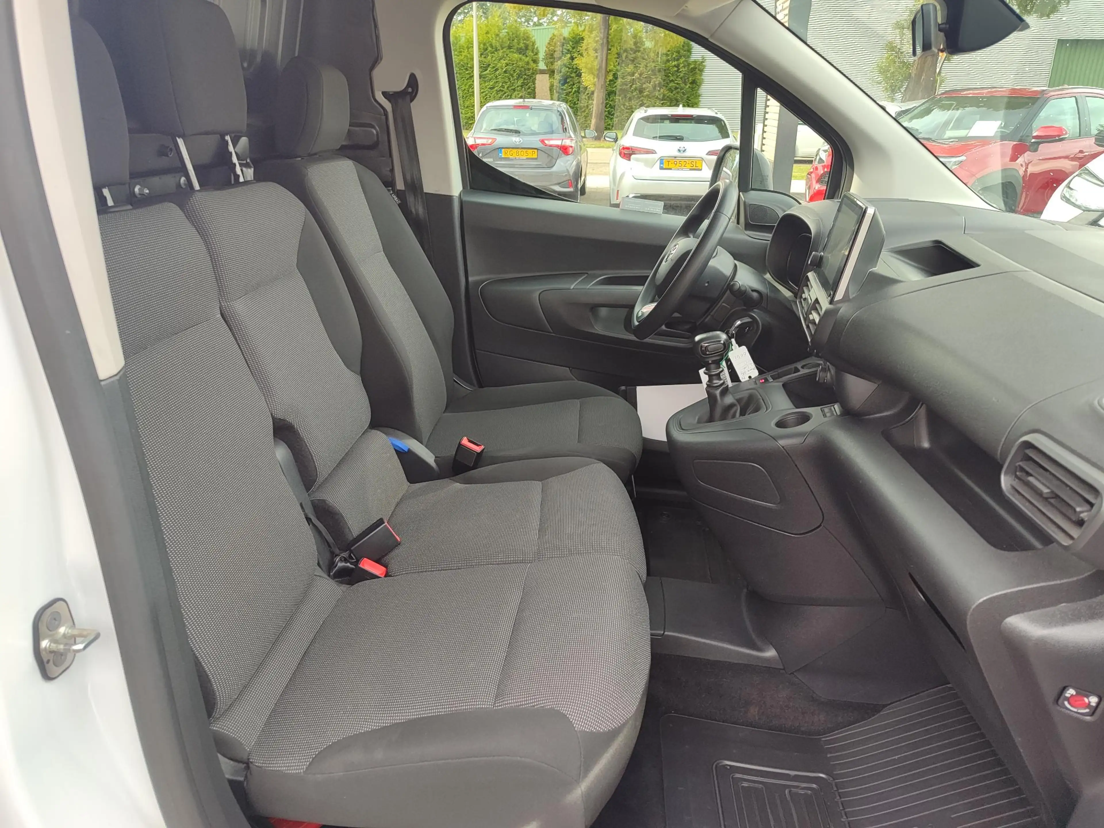 Toyota Proace City 1.5 D-4D COOL L2 3-PERS AIRCO CRUISE BETIMMERD P-S — photo 9