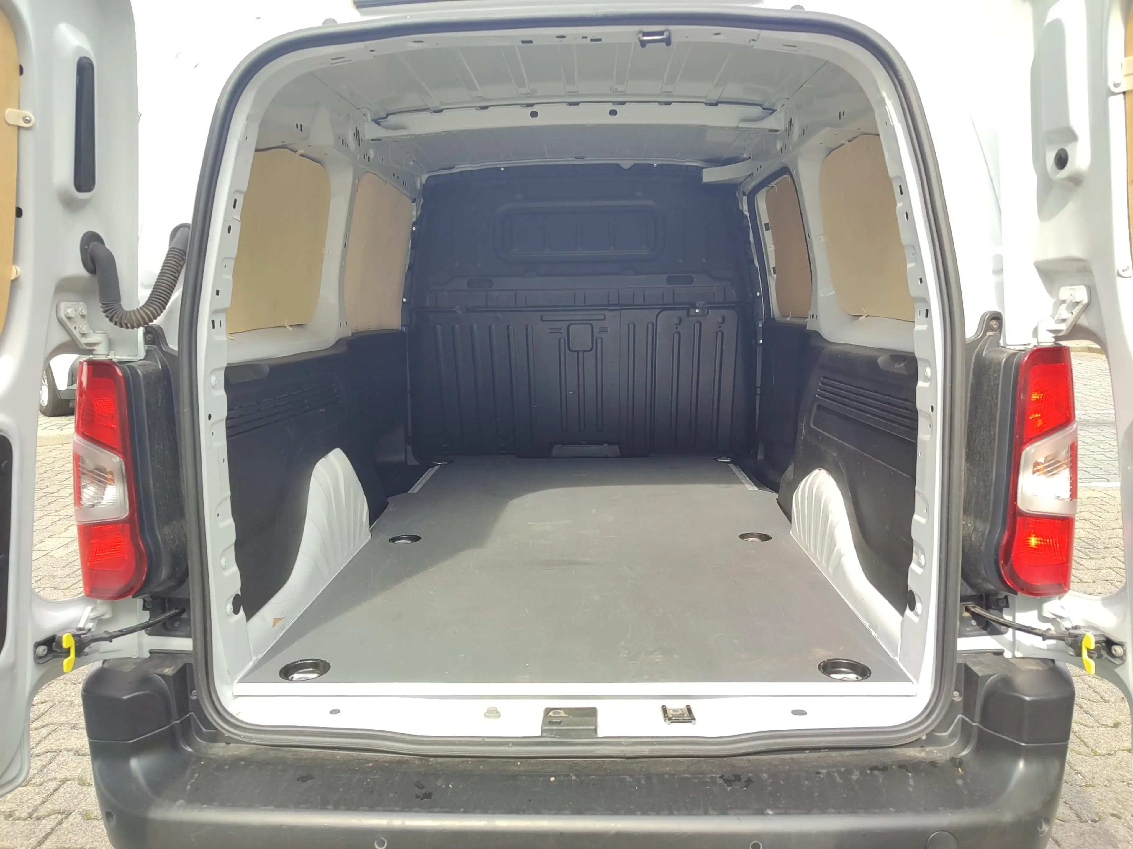 Toyota Proace City 1.5 D-4D COOL L2 3-PERS AIRCO CRUISE BETIMMERD P-S — photo 24