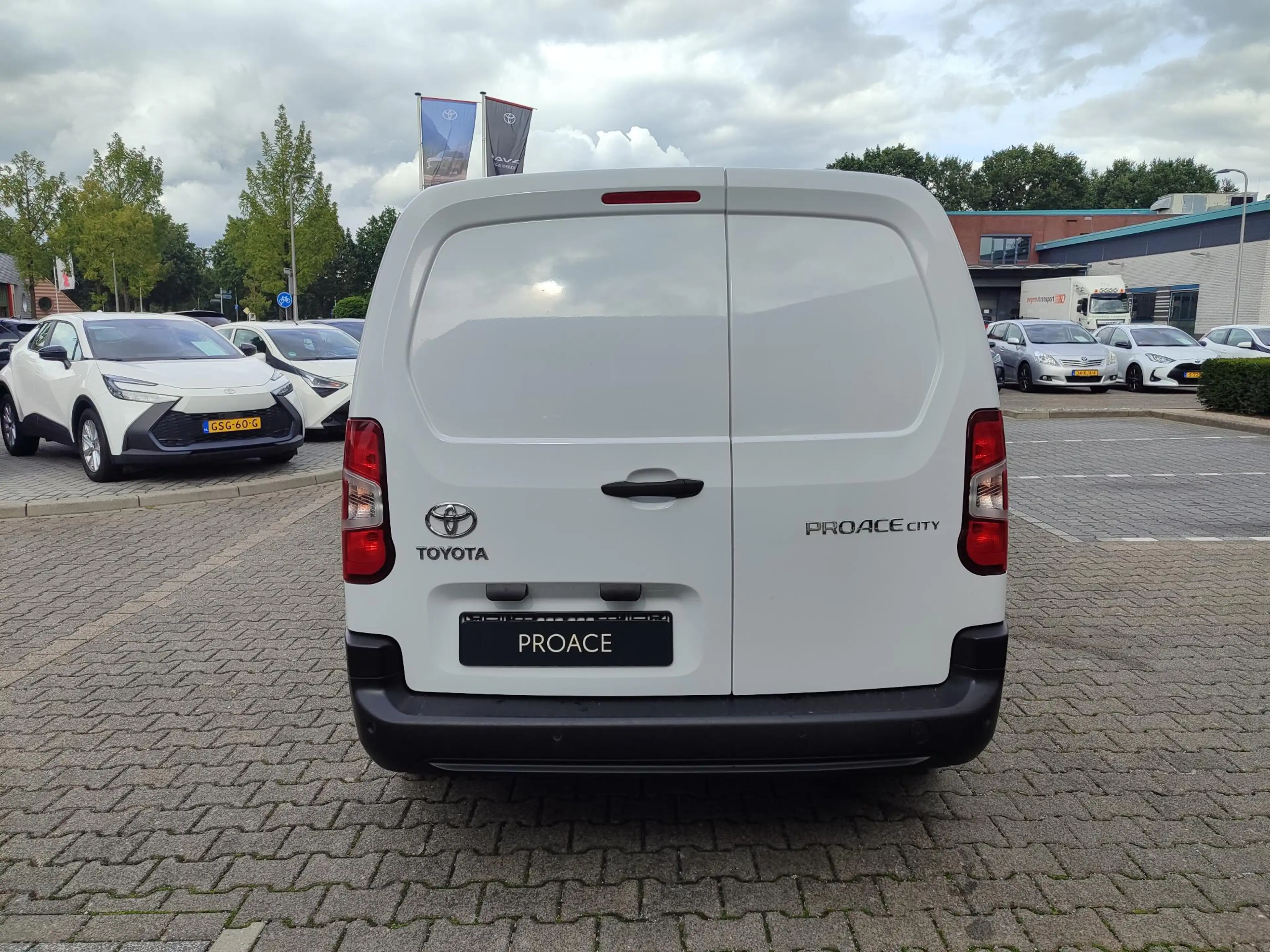 Toyota Proace City 1.5 D-4D COOL L2 3-PERS AIRCO CRUISE BETIMMERD P-S — photo 28