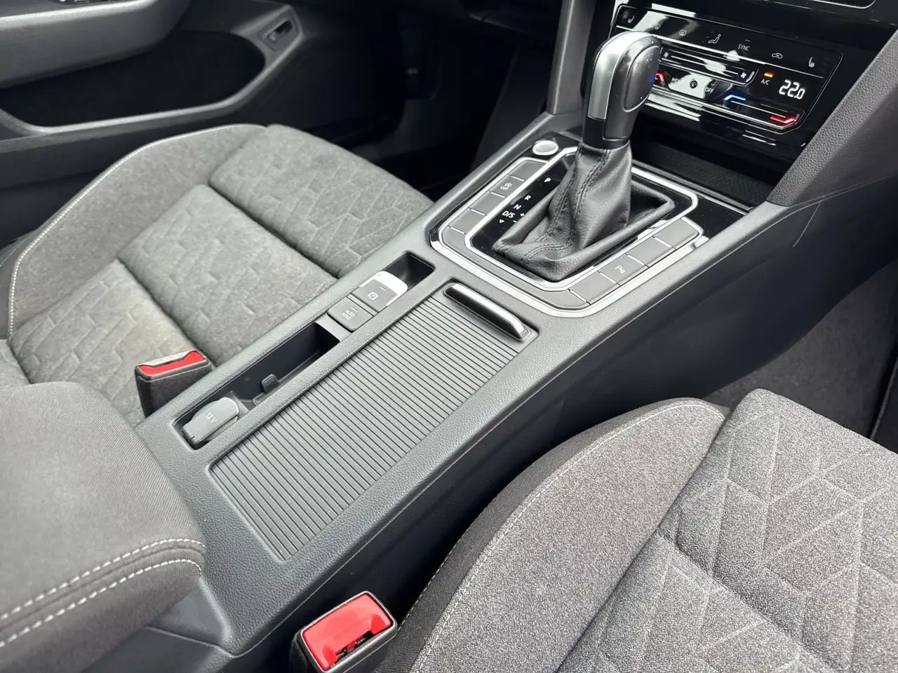 Volkswagen Passat Business 2.0 TDI DSG Nav/Kam/ACC/, миниатюра 21