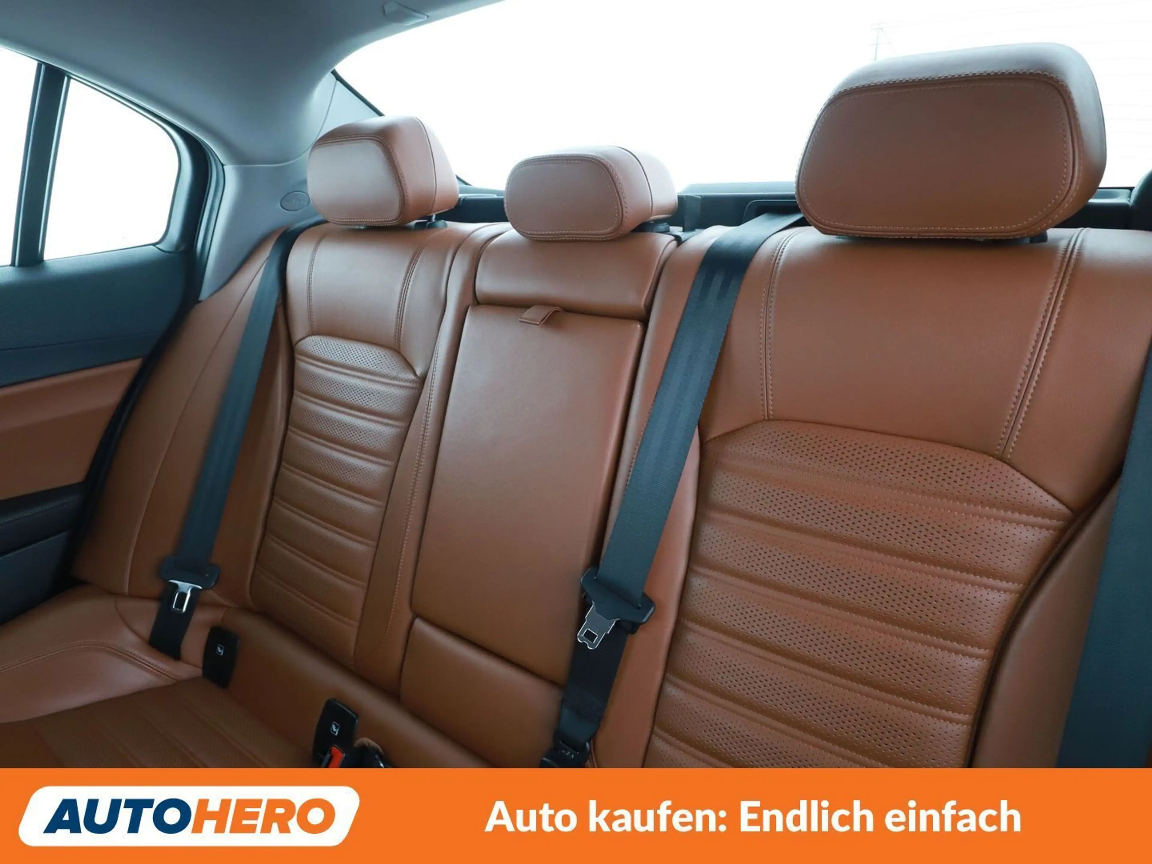 Alfa Romeo Giulia 2.2 JTDM Veloce — photo 14