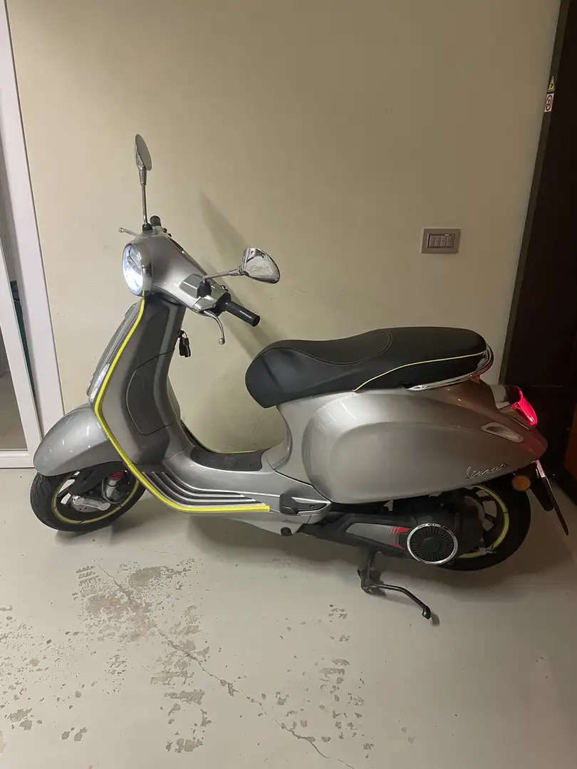 Vespa Elettrica 70 km/h - 2