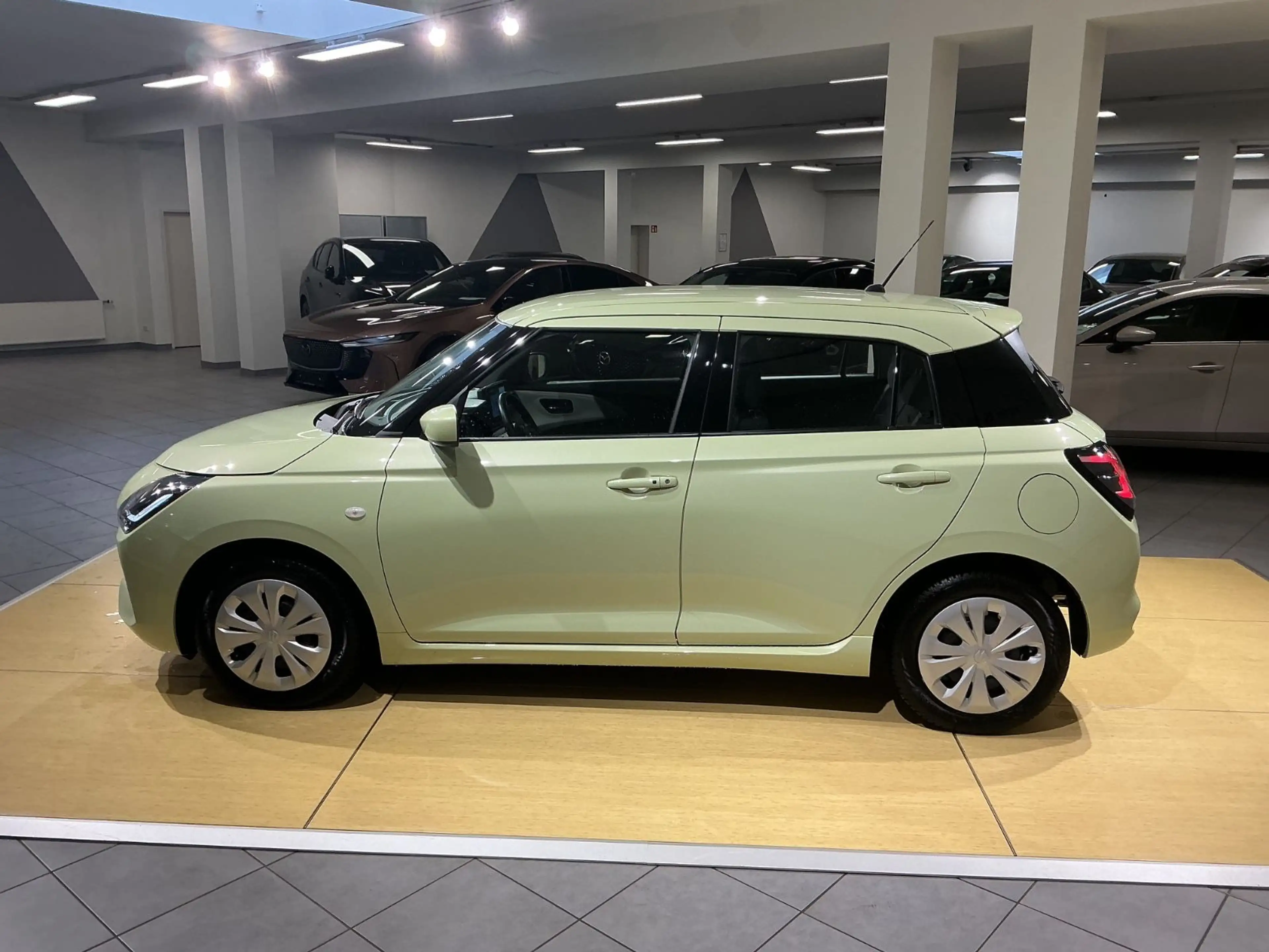 Suzuki Swift Club*LED*Klima*ACC*Spurhalte* — photo 6