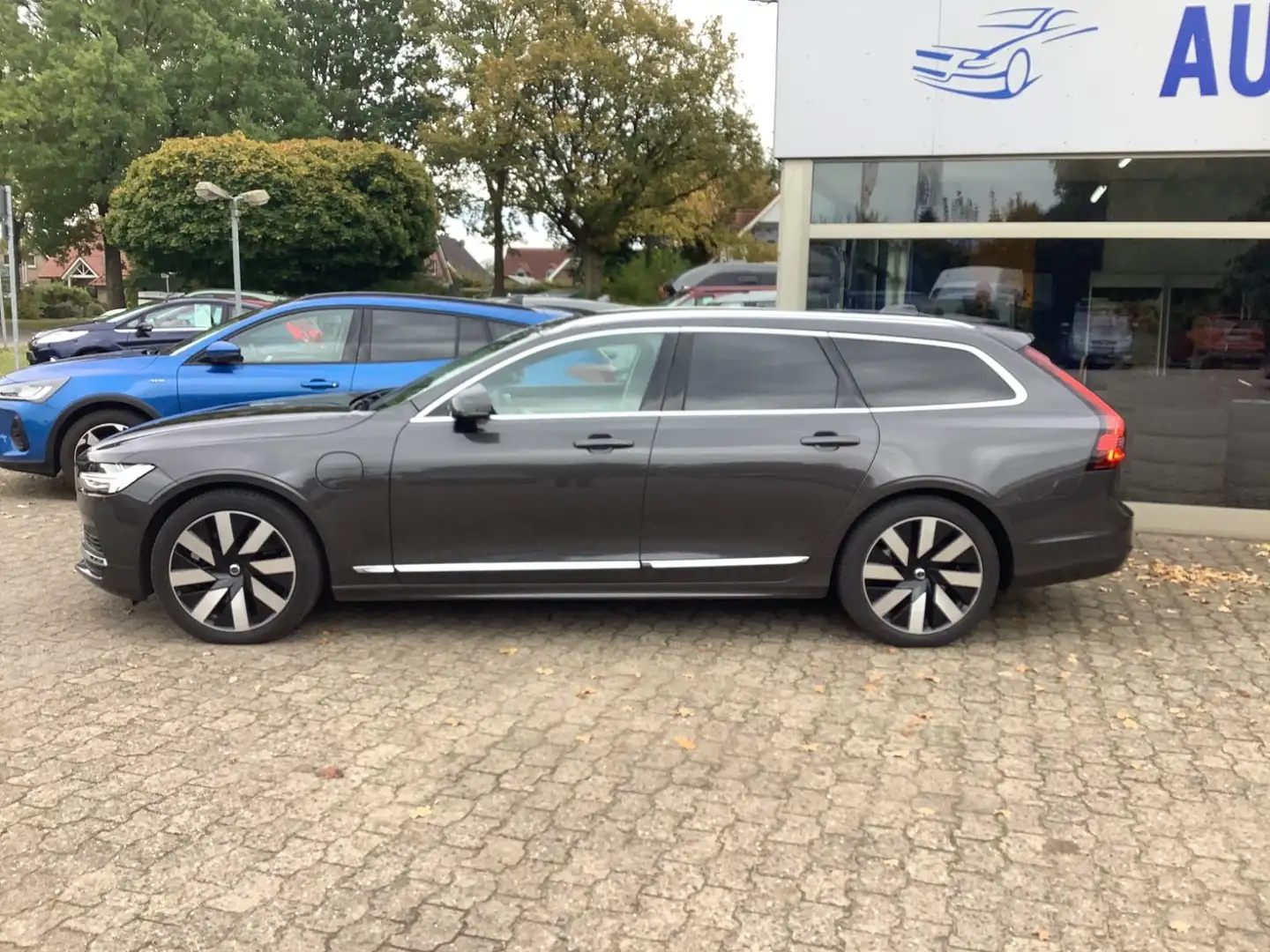 Volvo V90 Kombi Ultra Bright Recharge Plug-In Hybrid A Серый - 2